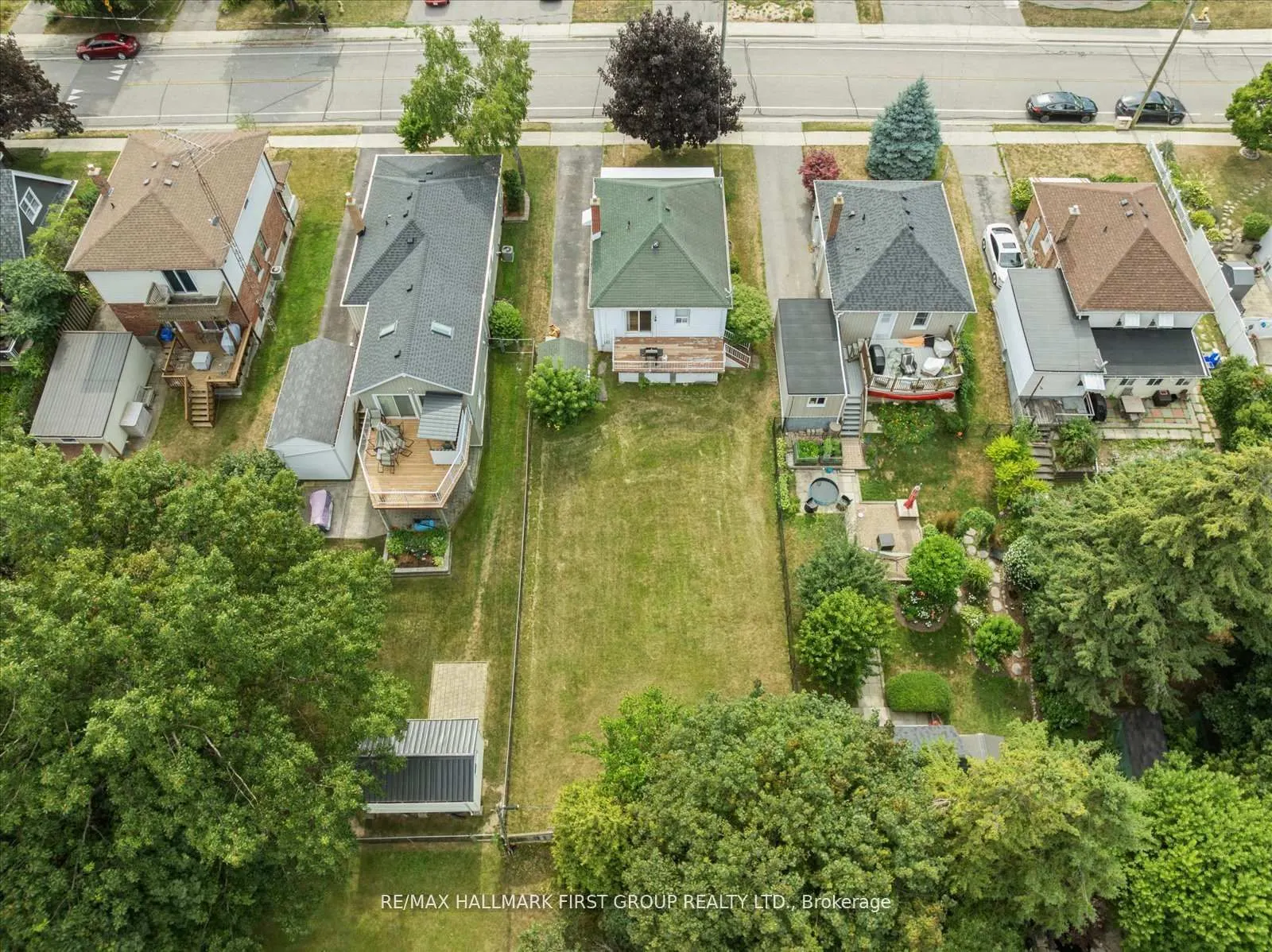 707 Athol Street