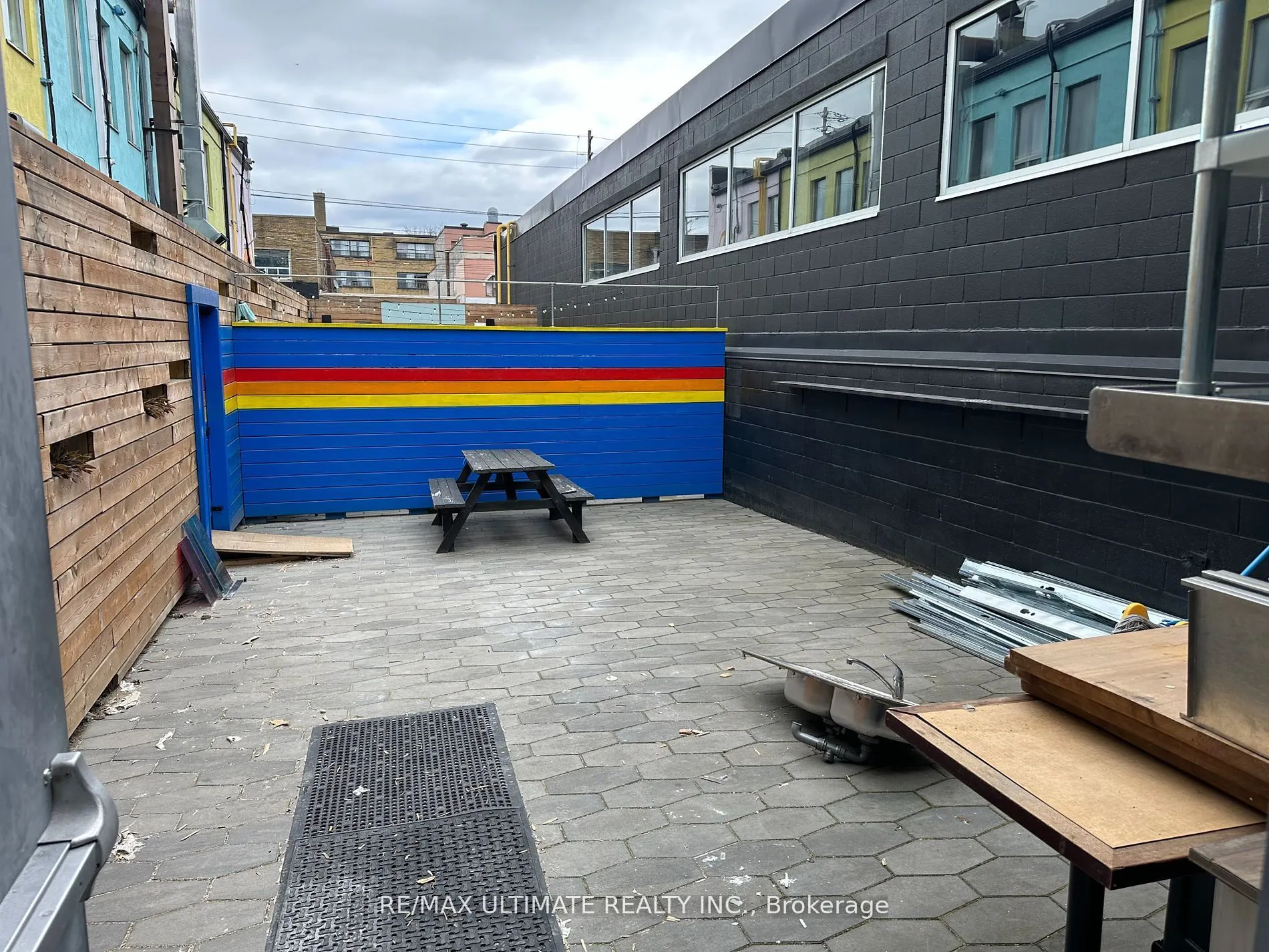 1501 Gerrard Street E