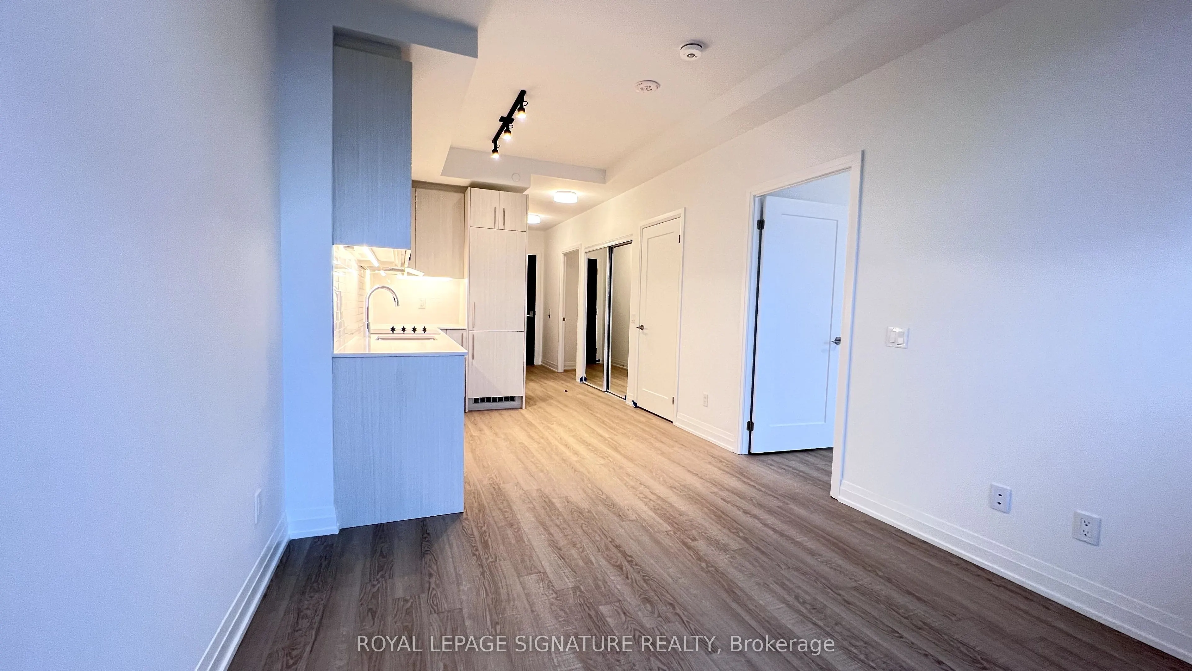 286 Main Street, #718