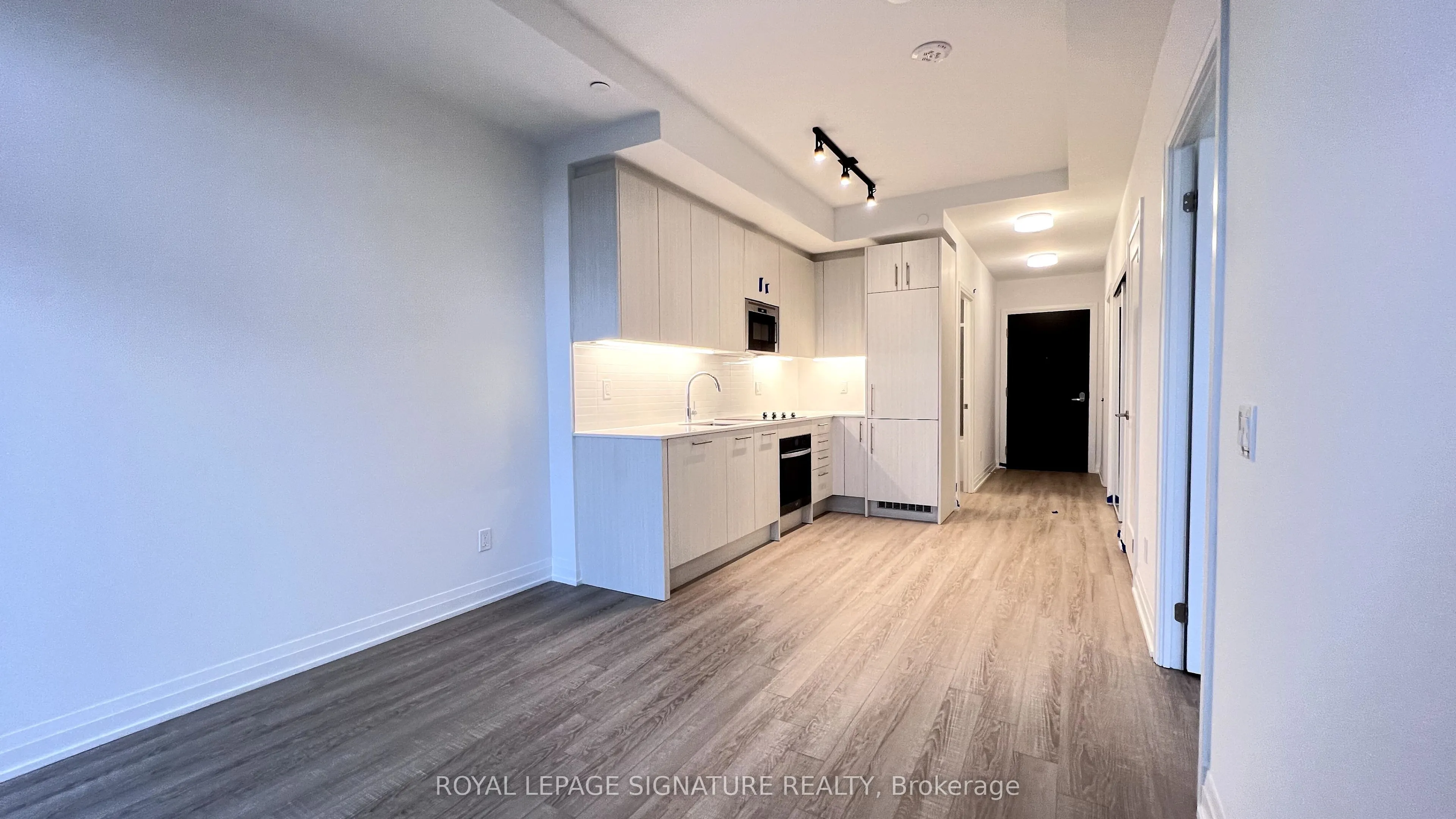 286 Main Street, #718