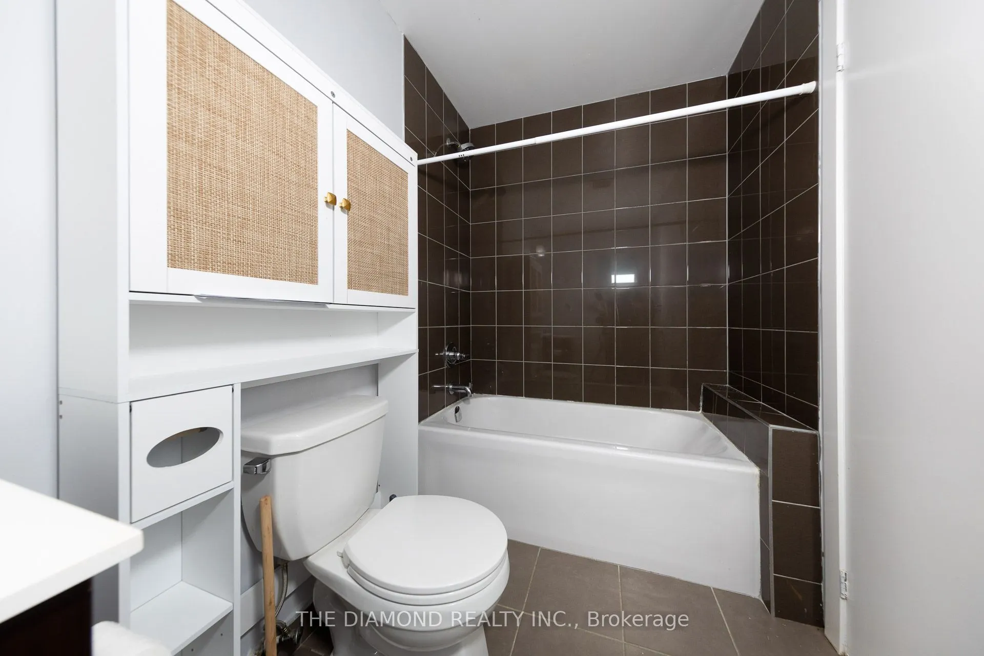 3560 St Clair Avenue E, #107