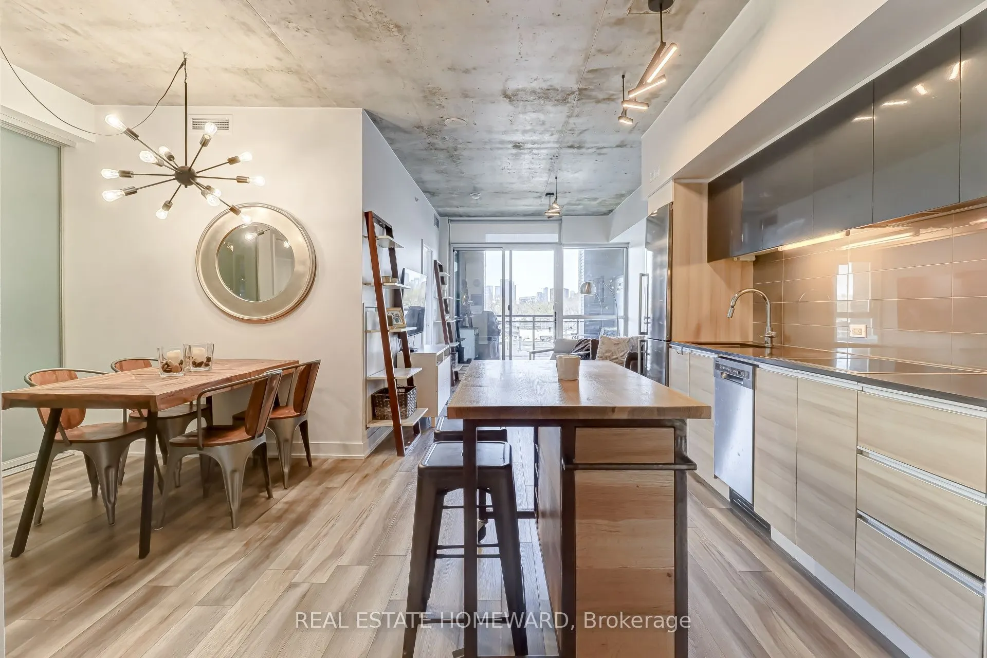 1190 Dundas Street E, #522