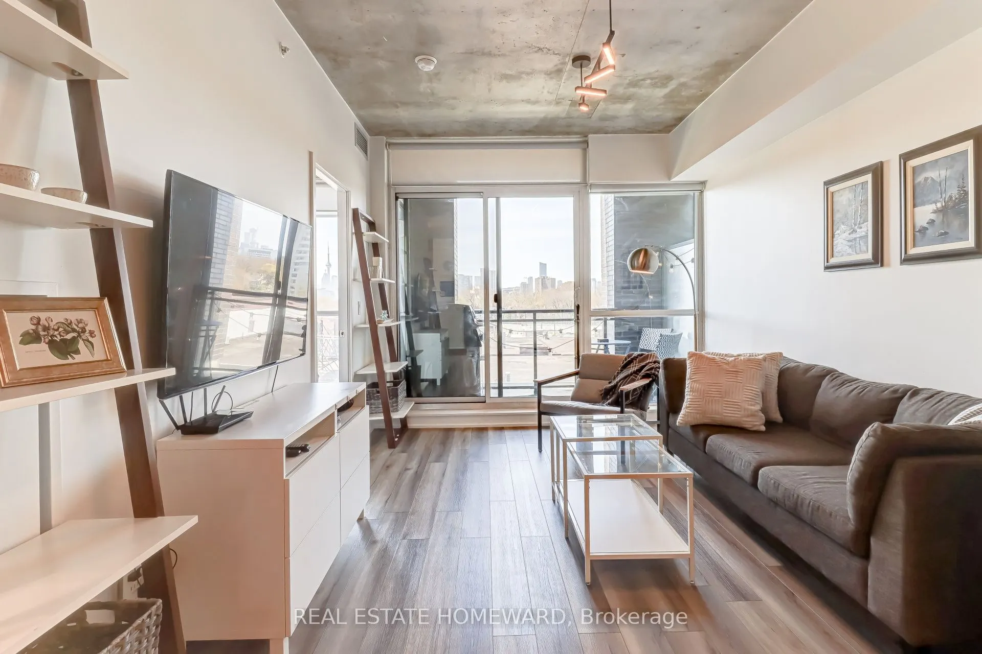 1190 Dundas Street E, #522