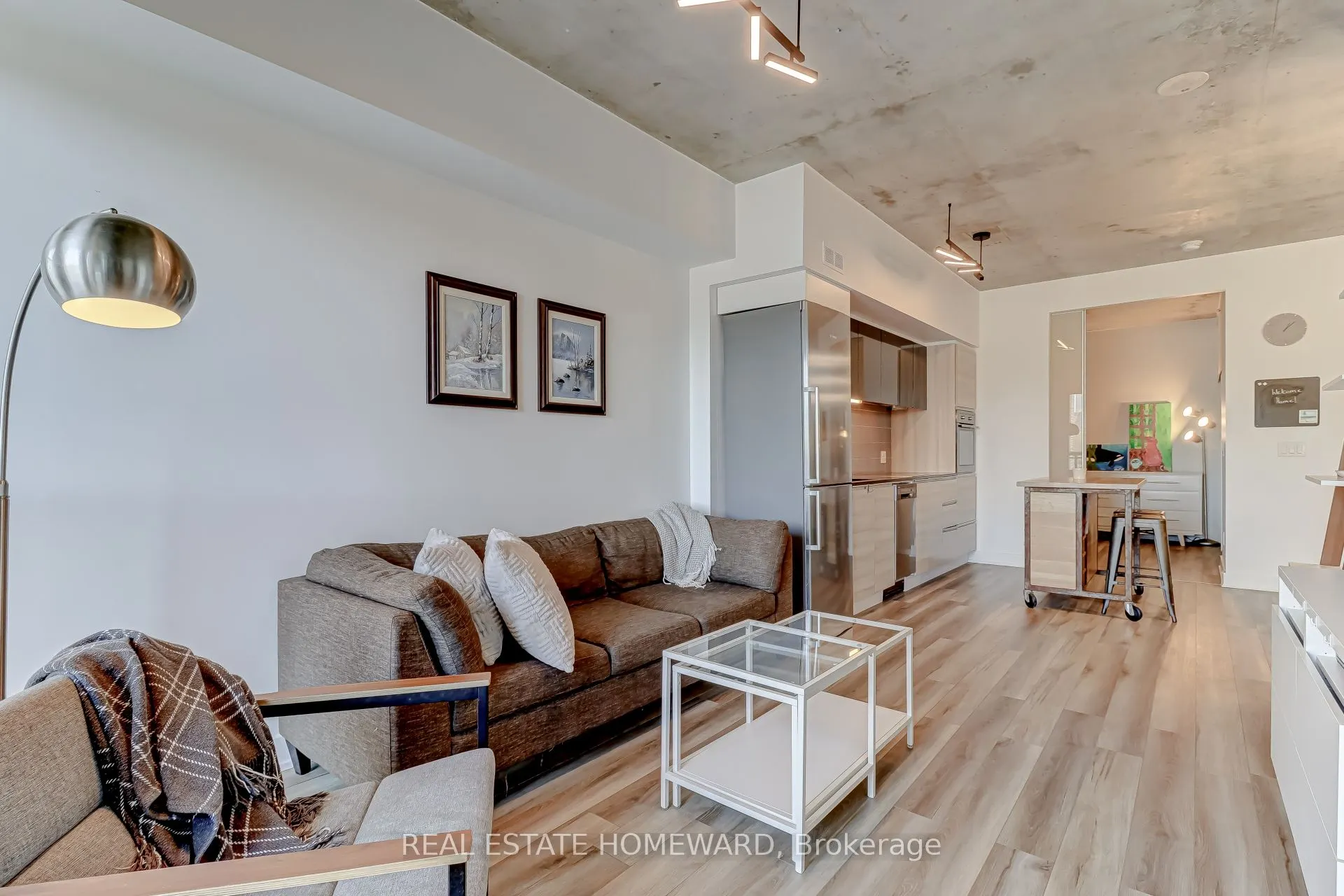 1190 Dundas Street E, #522