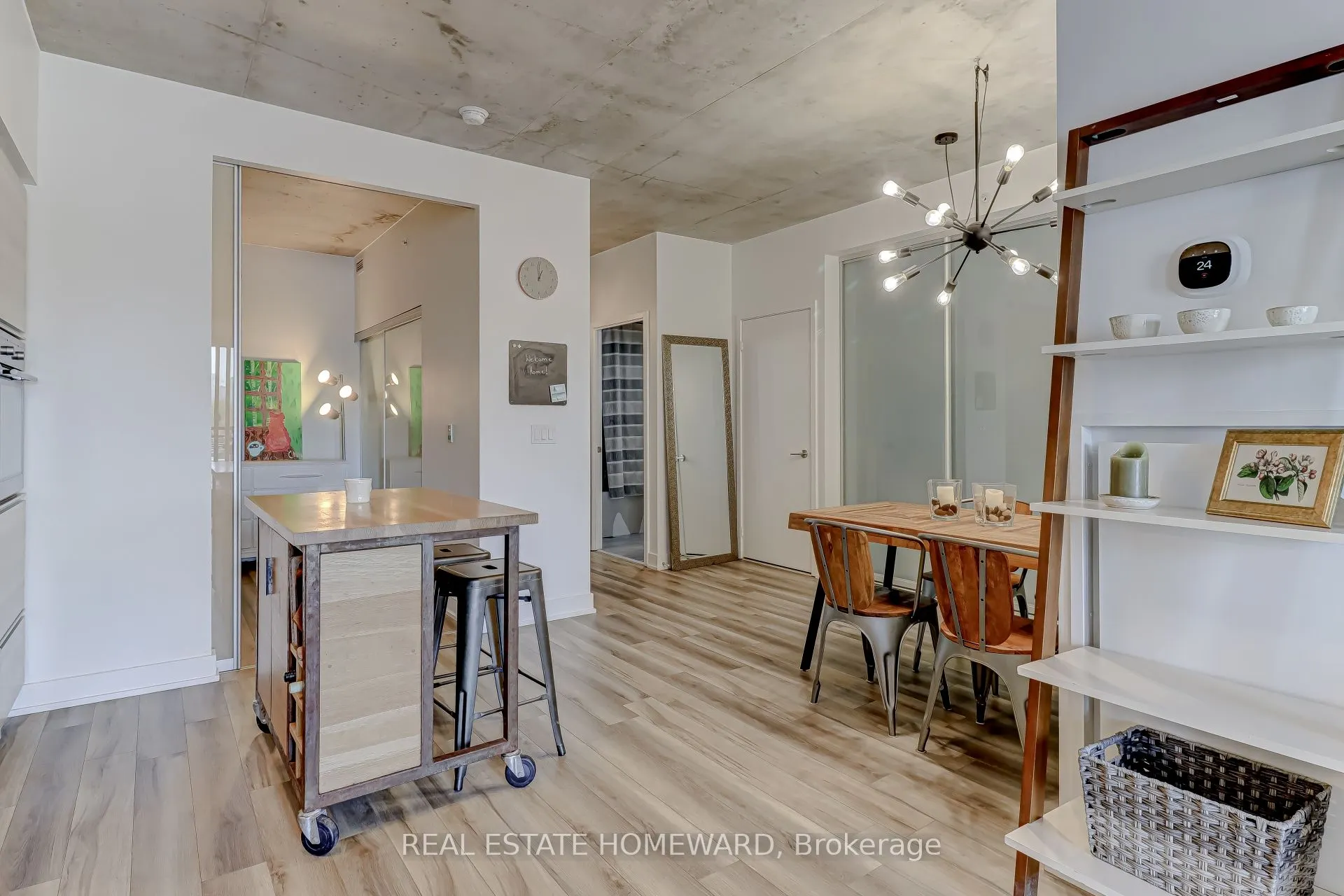 1190 Dundas Street E, #522