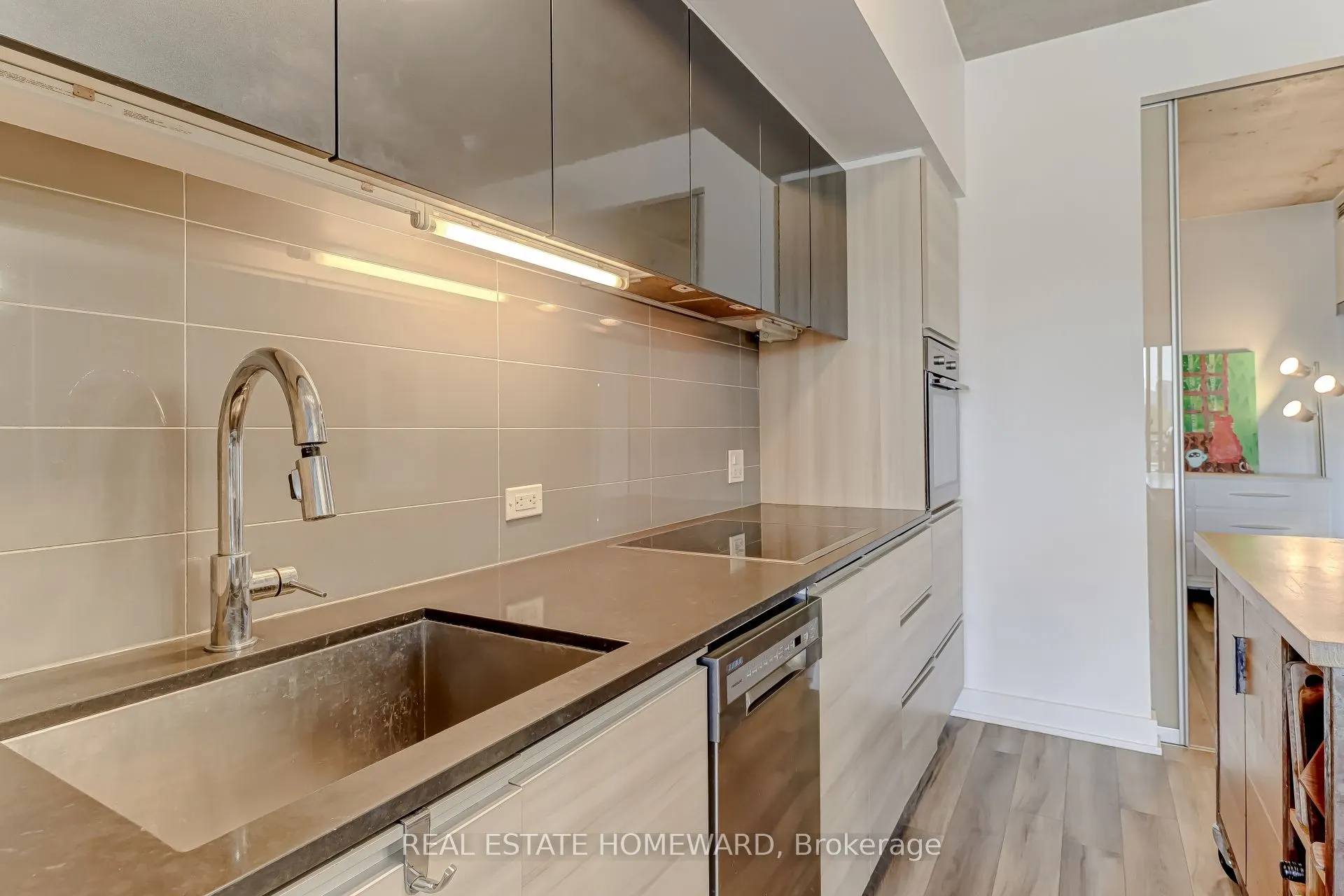 1190 Dundas Street E, #522