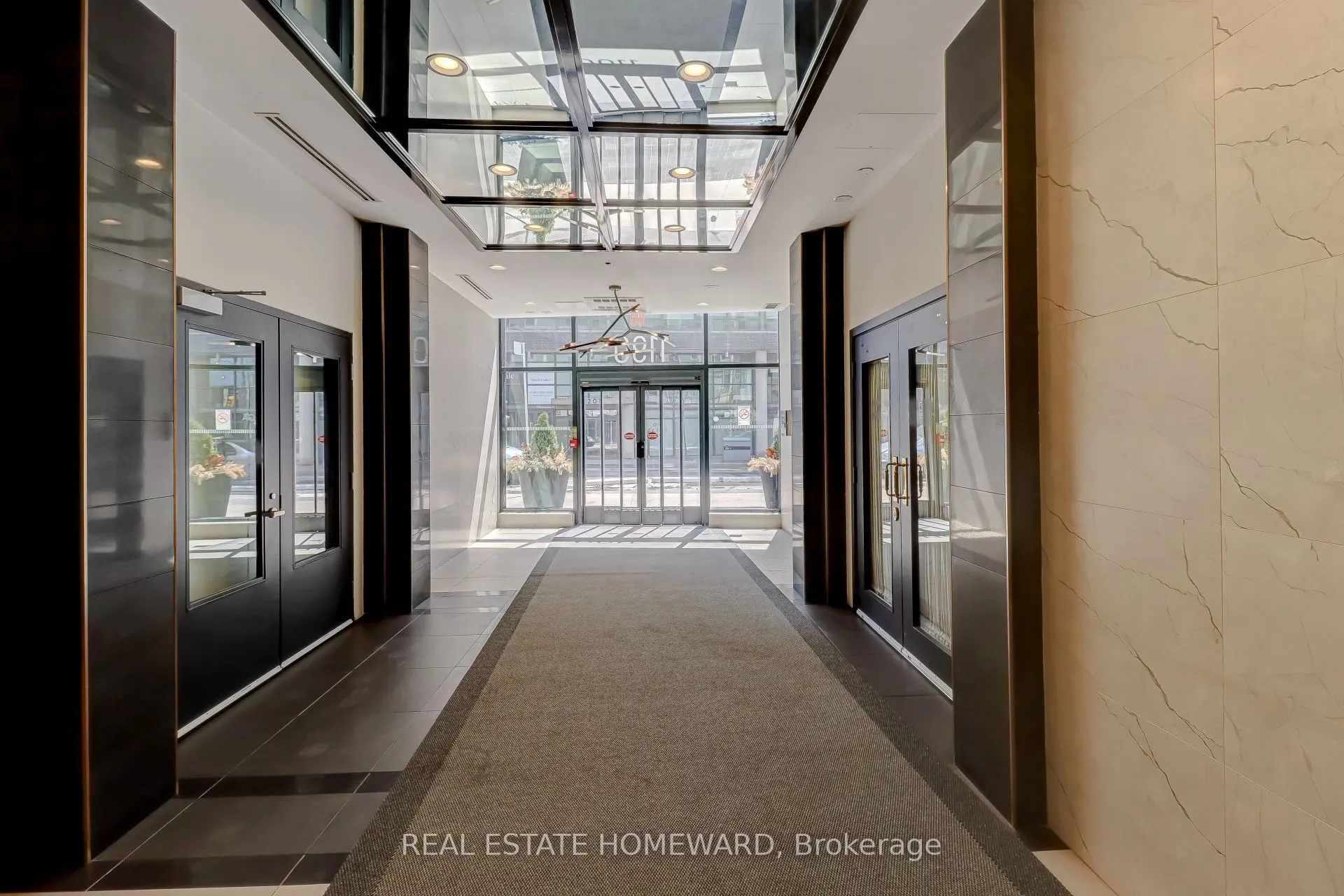 1190 Dundas Street E, #522