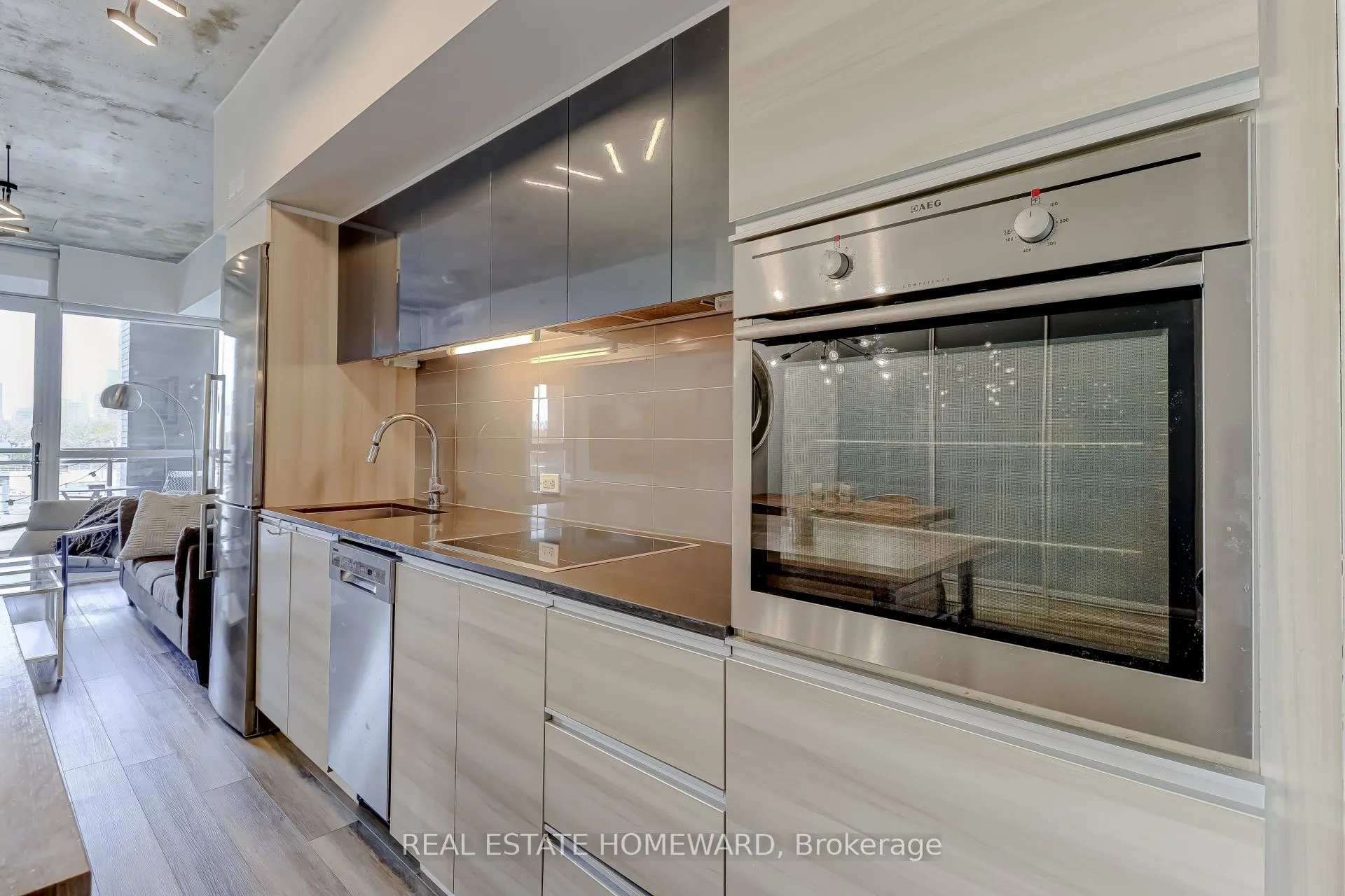 1190 Dundas Street E, #522