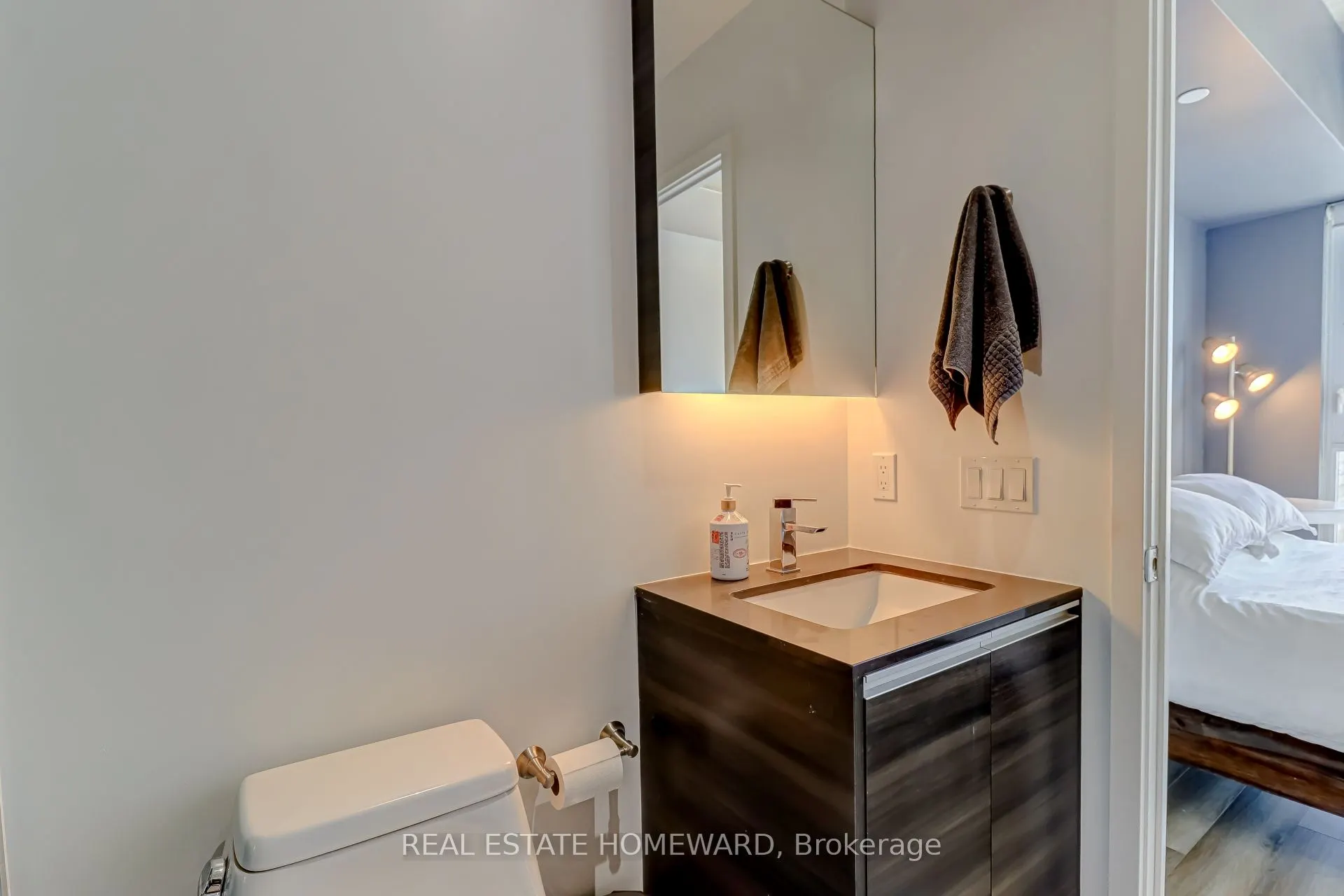 1190 Dundas Street E, #522