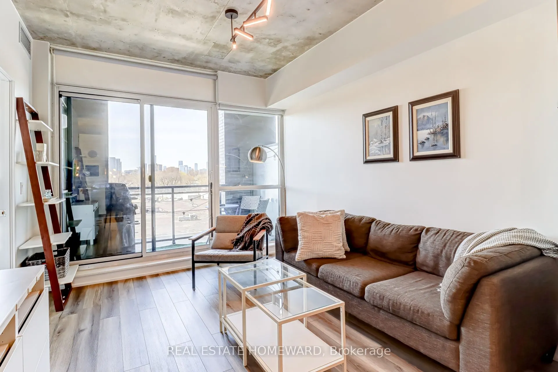 1190 Dundas Street E, #522