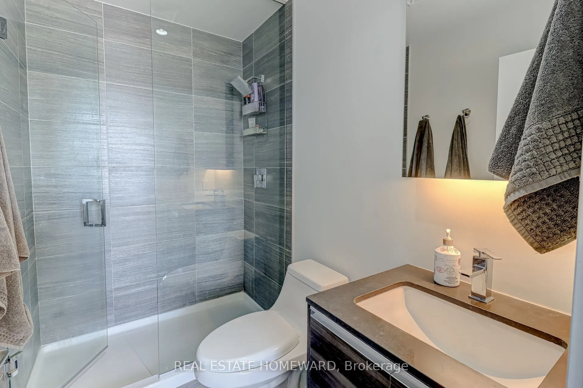 1190 Dundas Street E, #522
