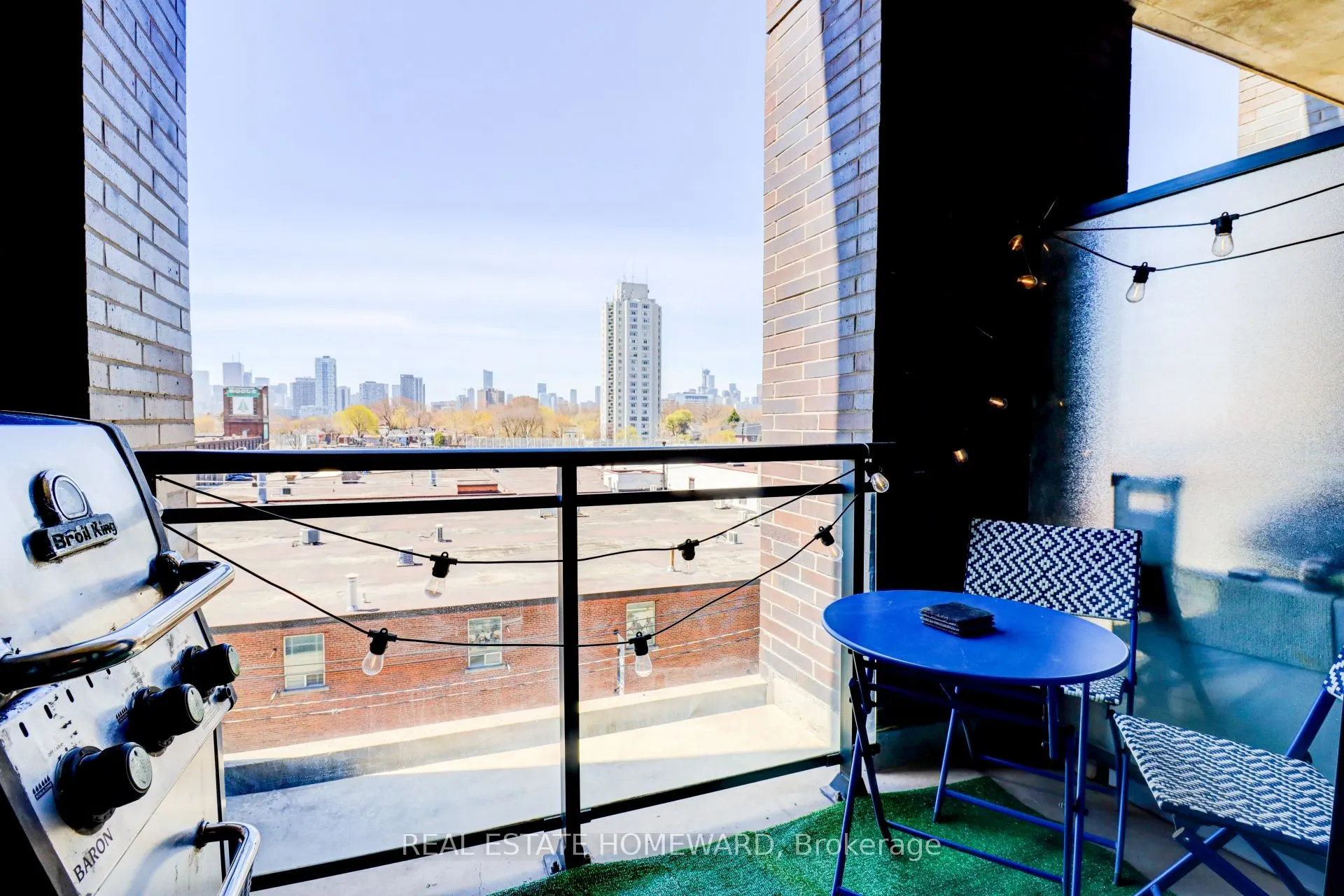 1190 Dundas Street E, #522