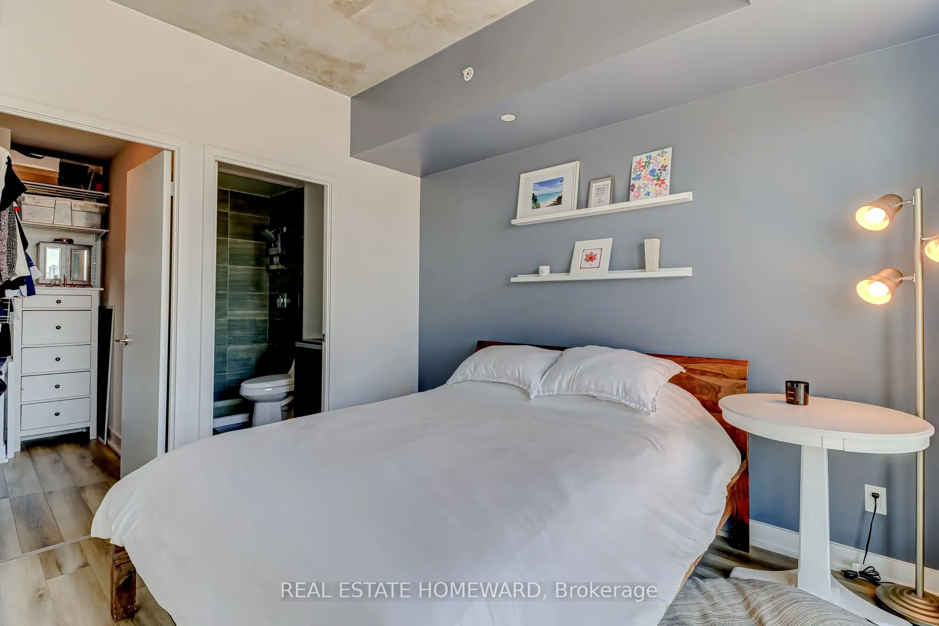 1190 Dundas Street E, #522