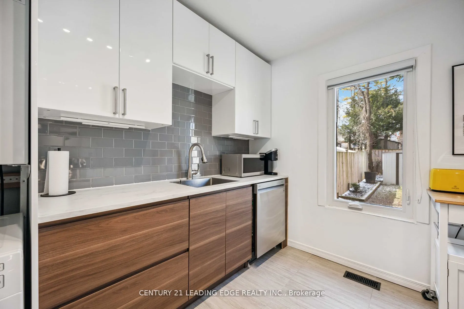 360 Coxwell Avenue, #A