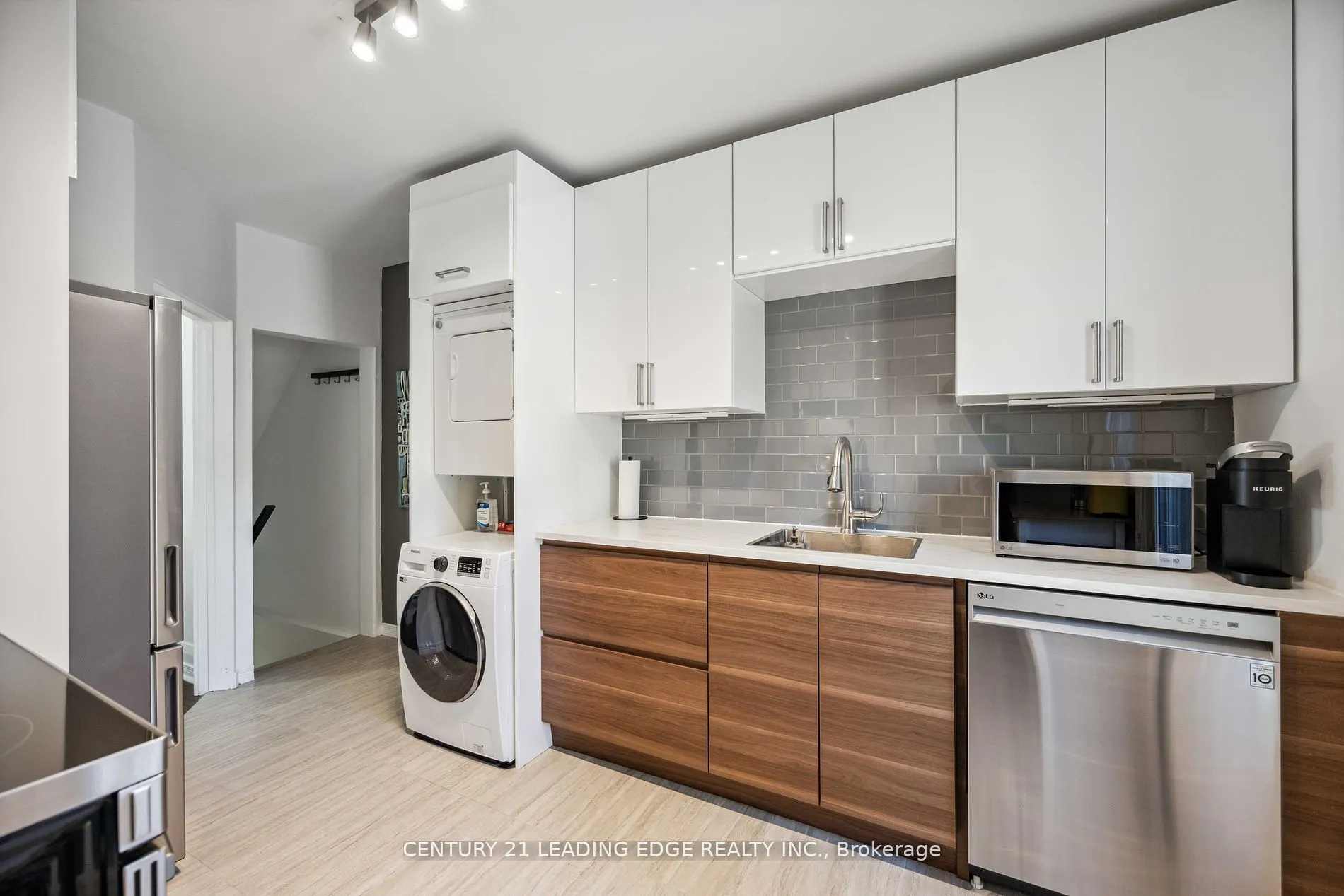 360 Coxwell Avenue, #A
