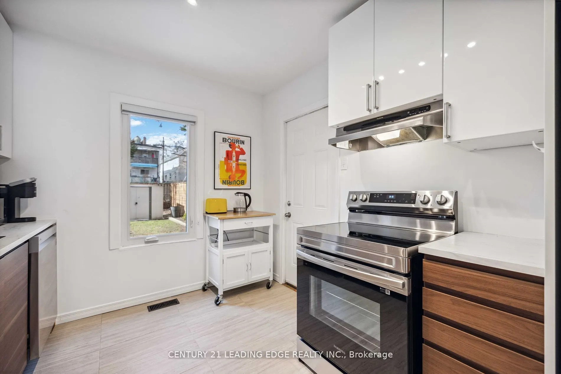 360 Coxwell Avenue, #A