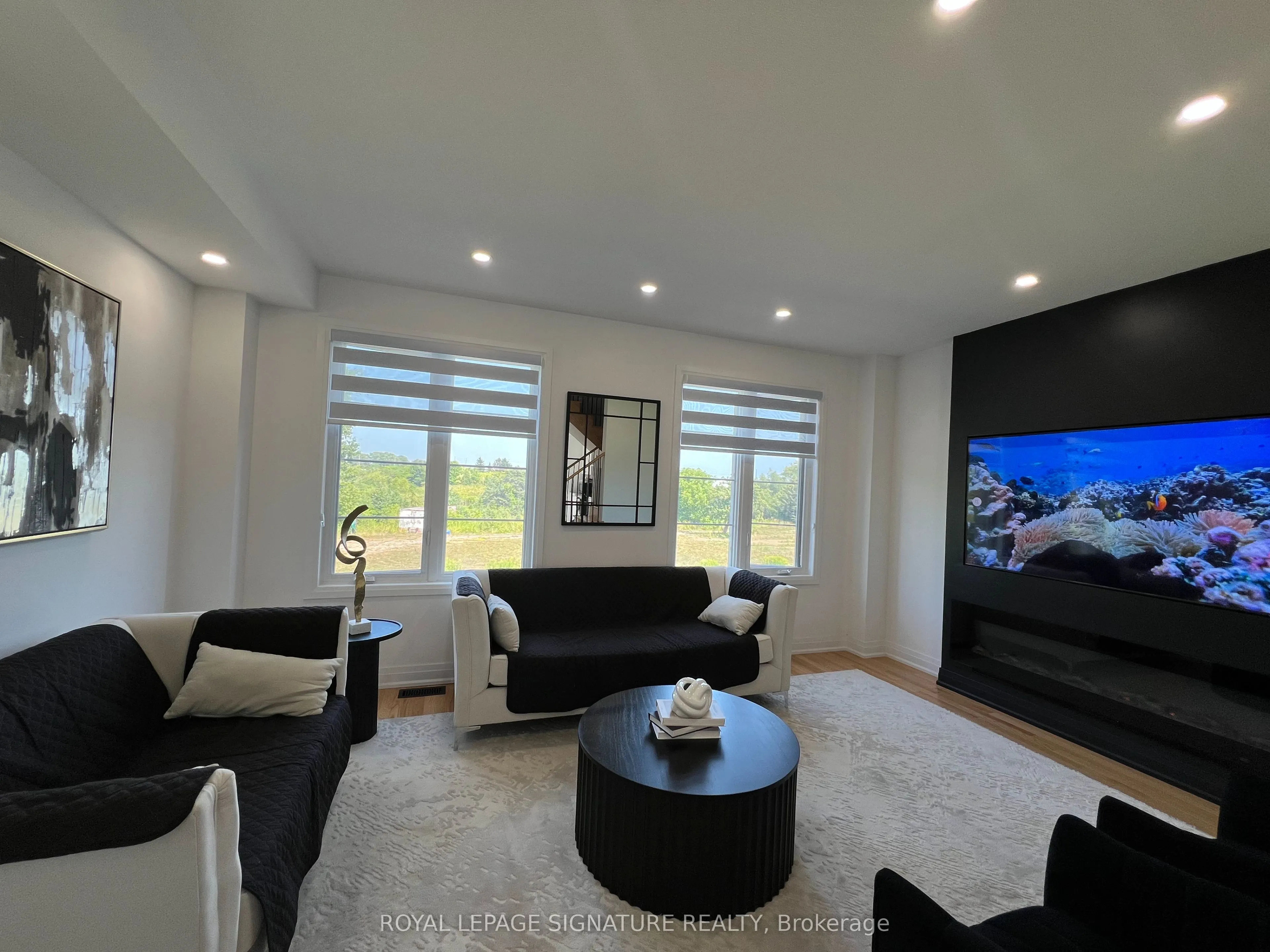 72 Waterside Way
