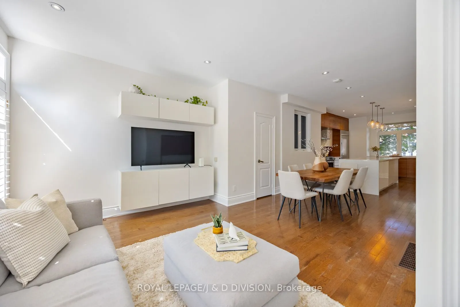 33 Clark Street