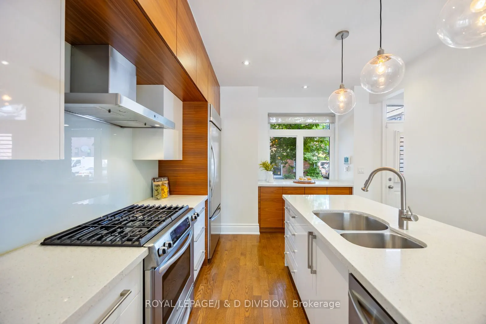 33 Clark Street