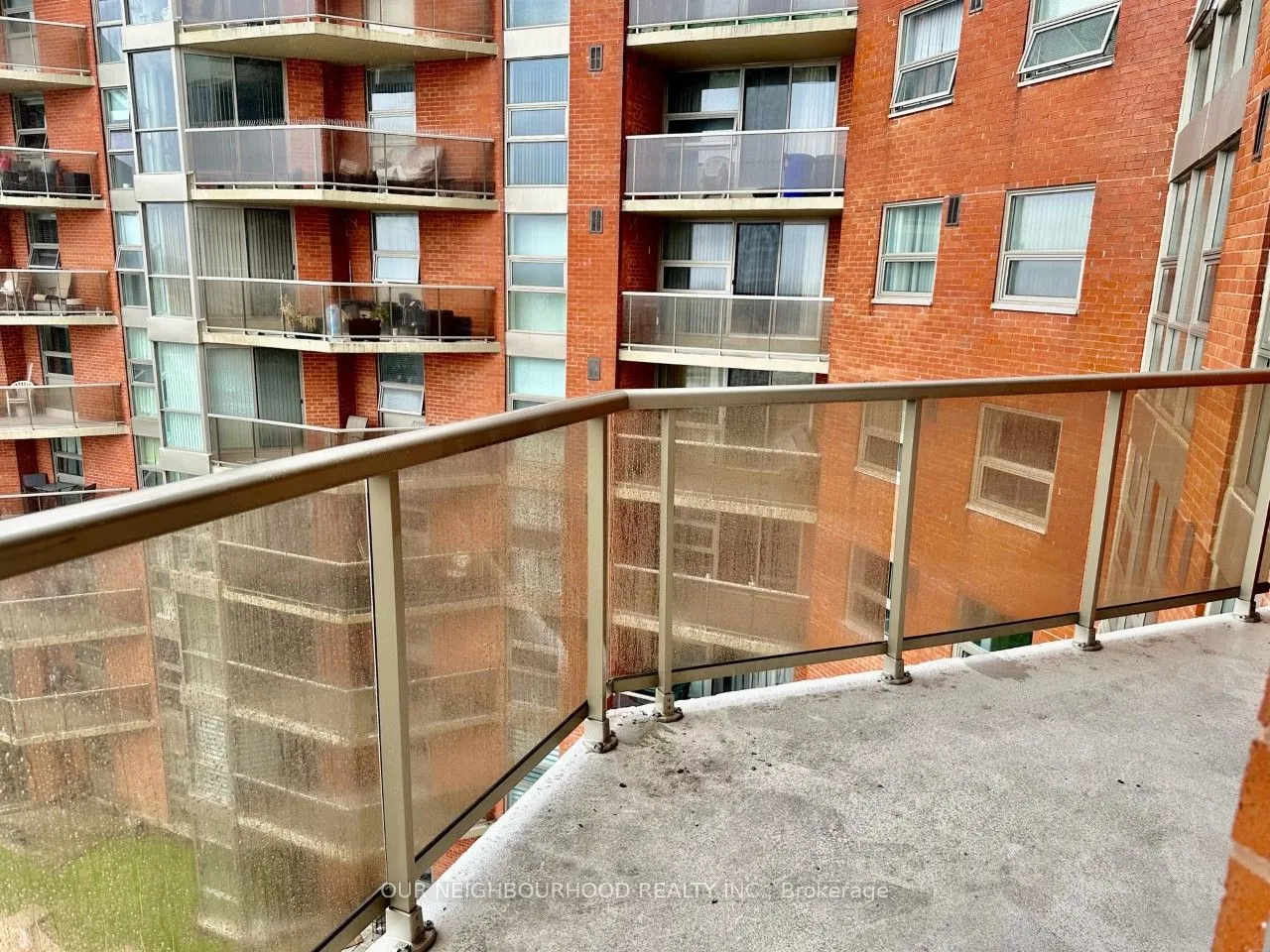 20 Dean Park Road, #611