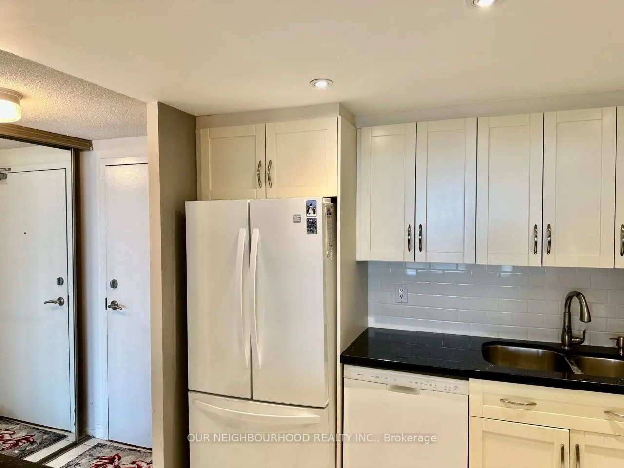 20 Dean Park Road, #611