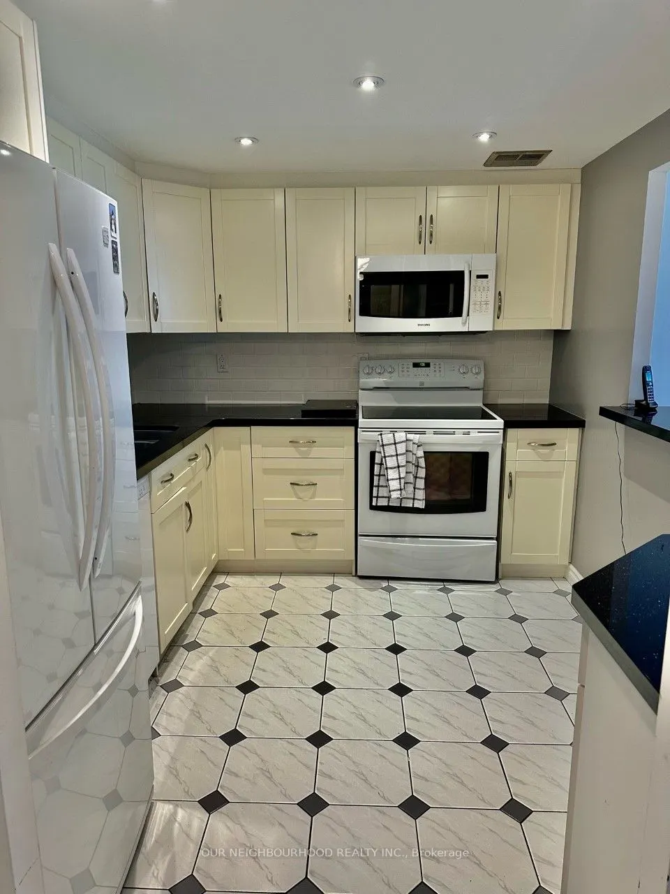 20 Dean Park Road, #611