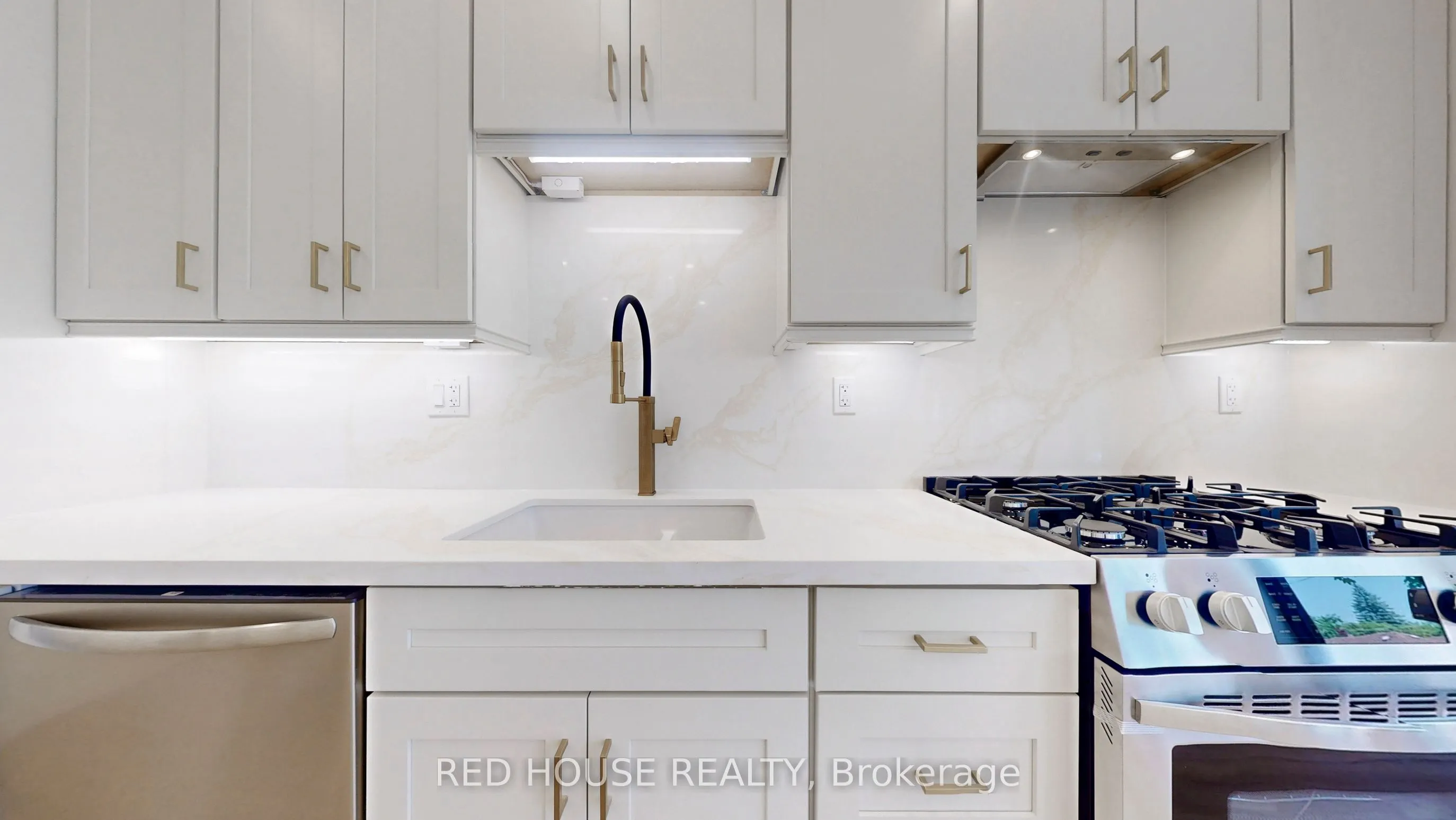 63 Derwyn Road, #2