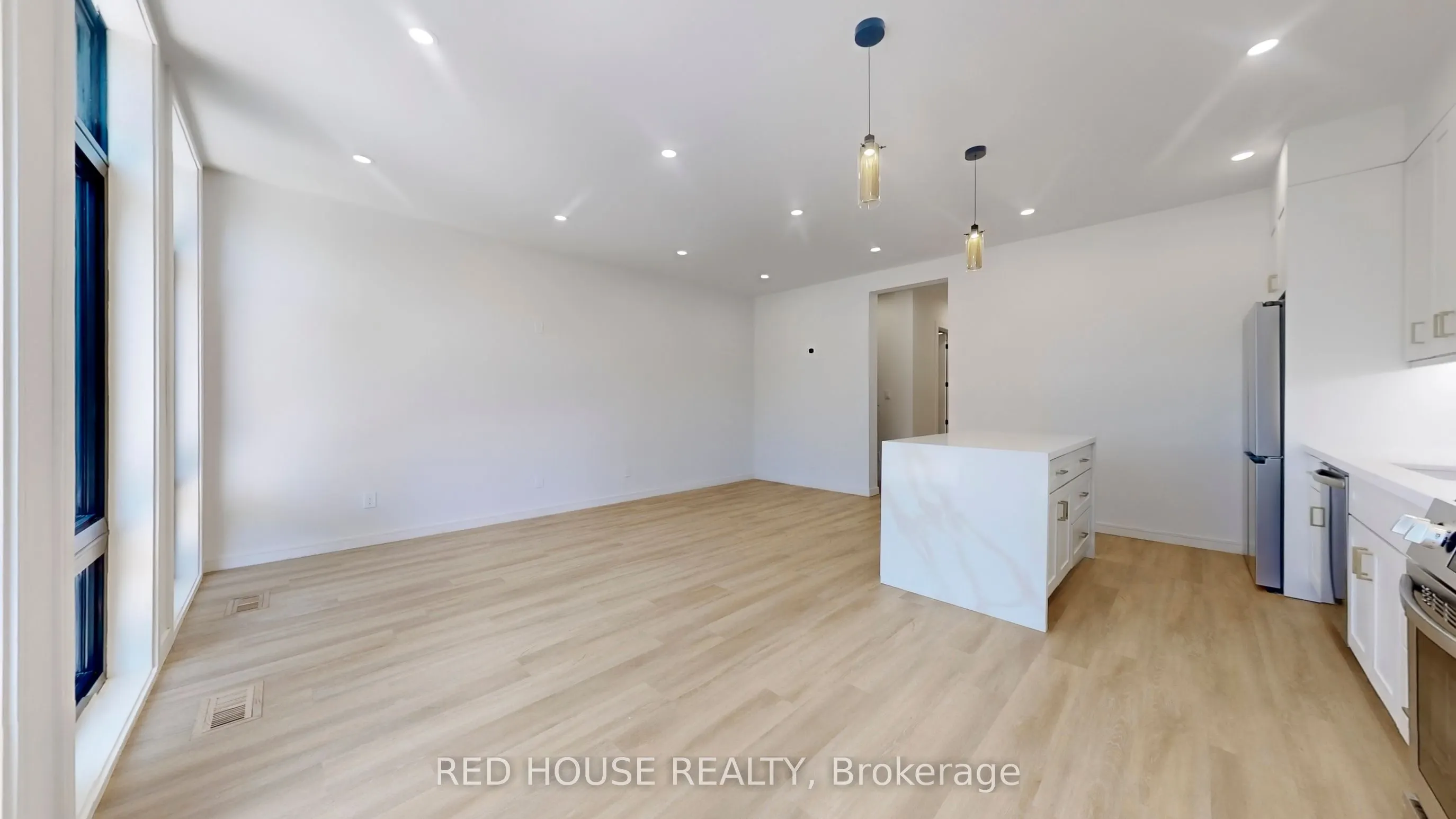 63 Derwyn Road, #2