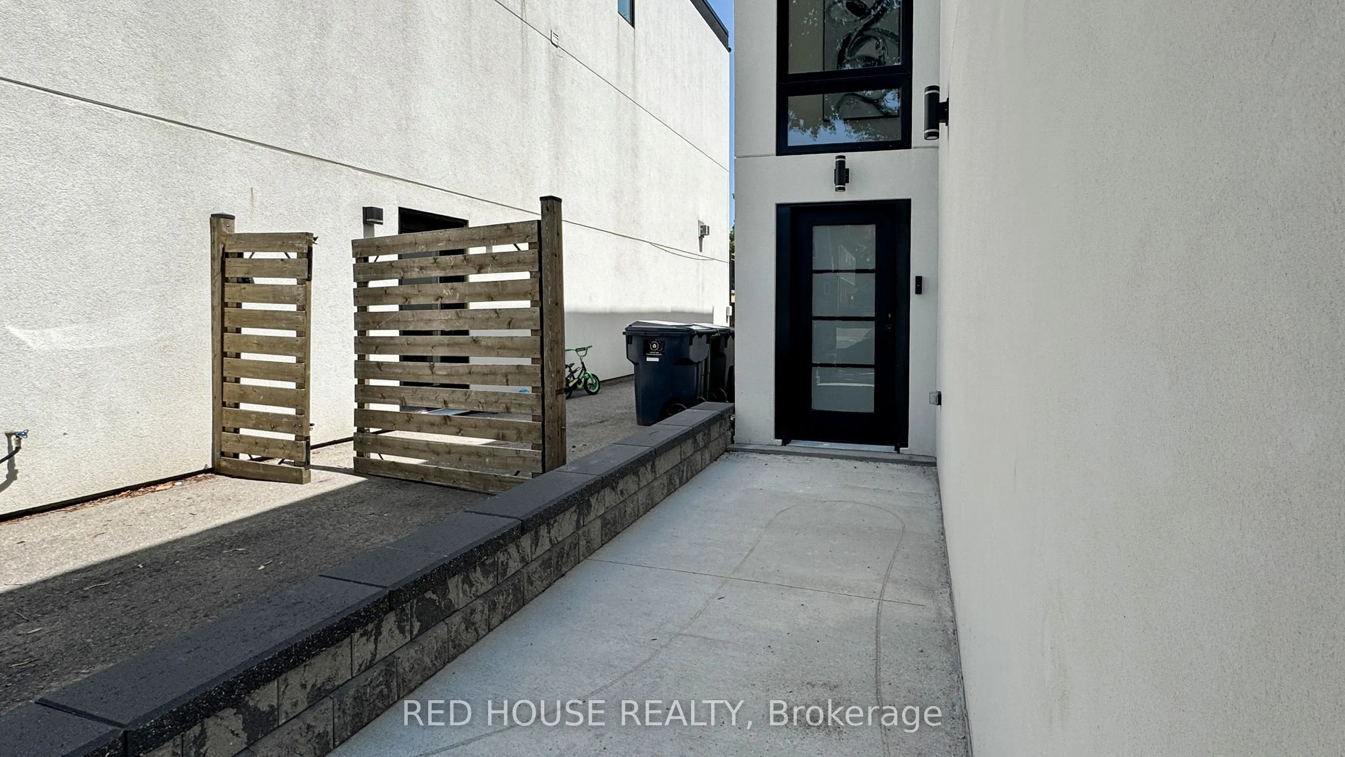 63 Derwyn Road, #1
