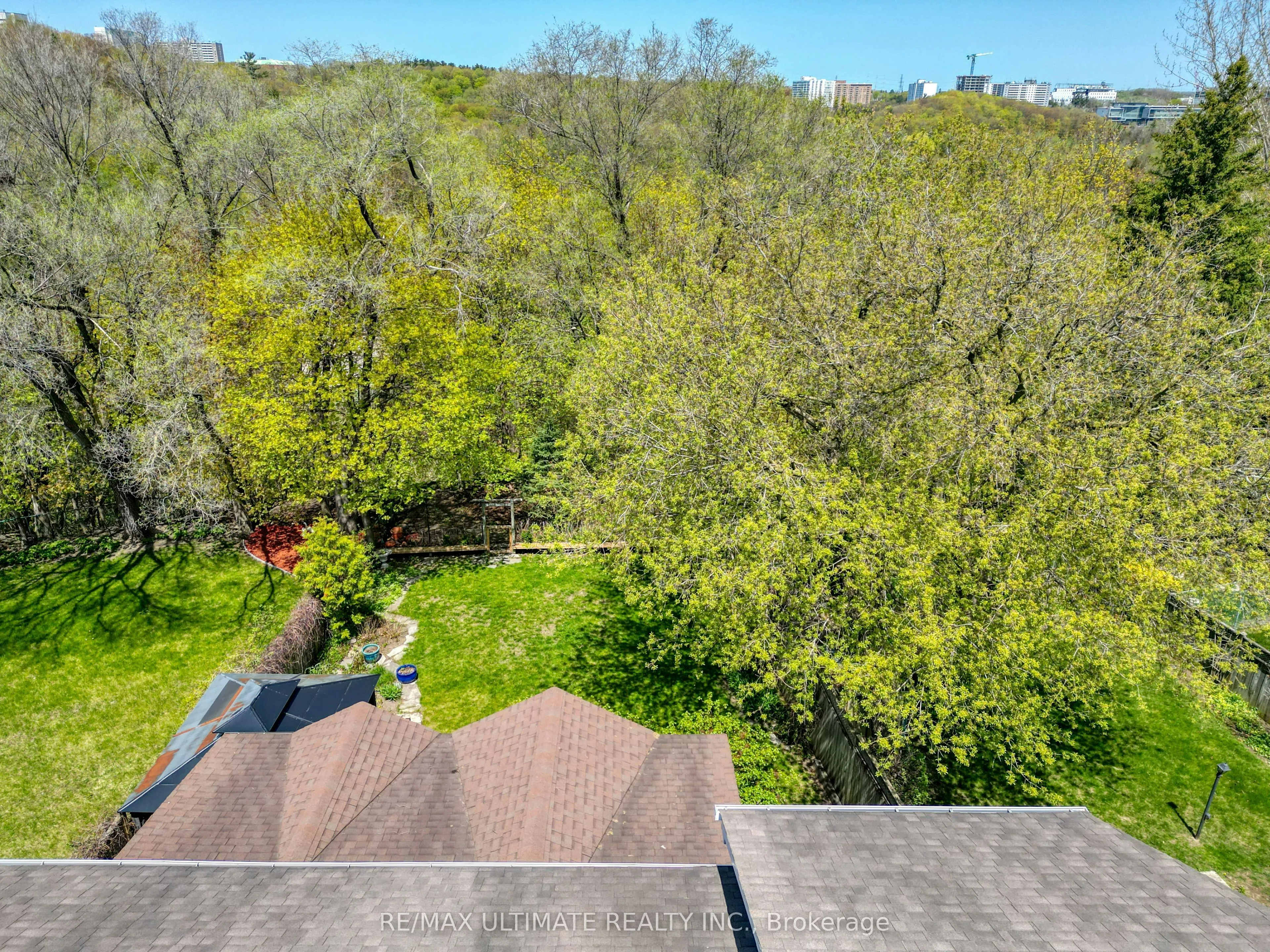 103 Weir Crescent