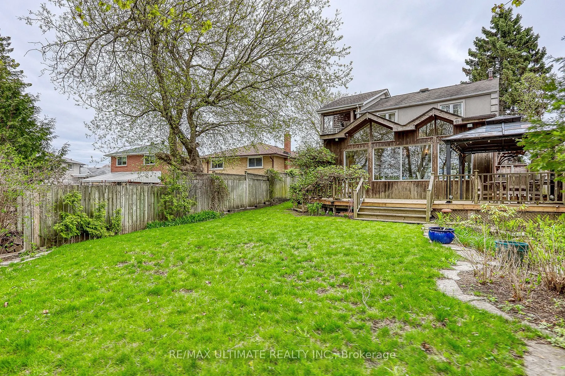 103 Weir Crescent