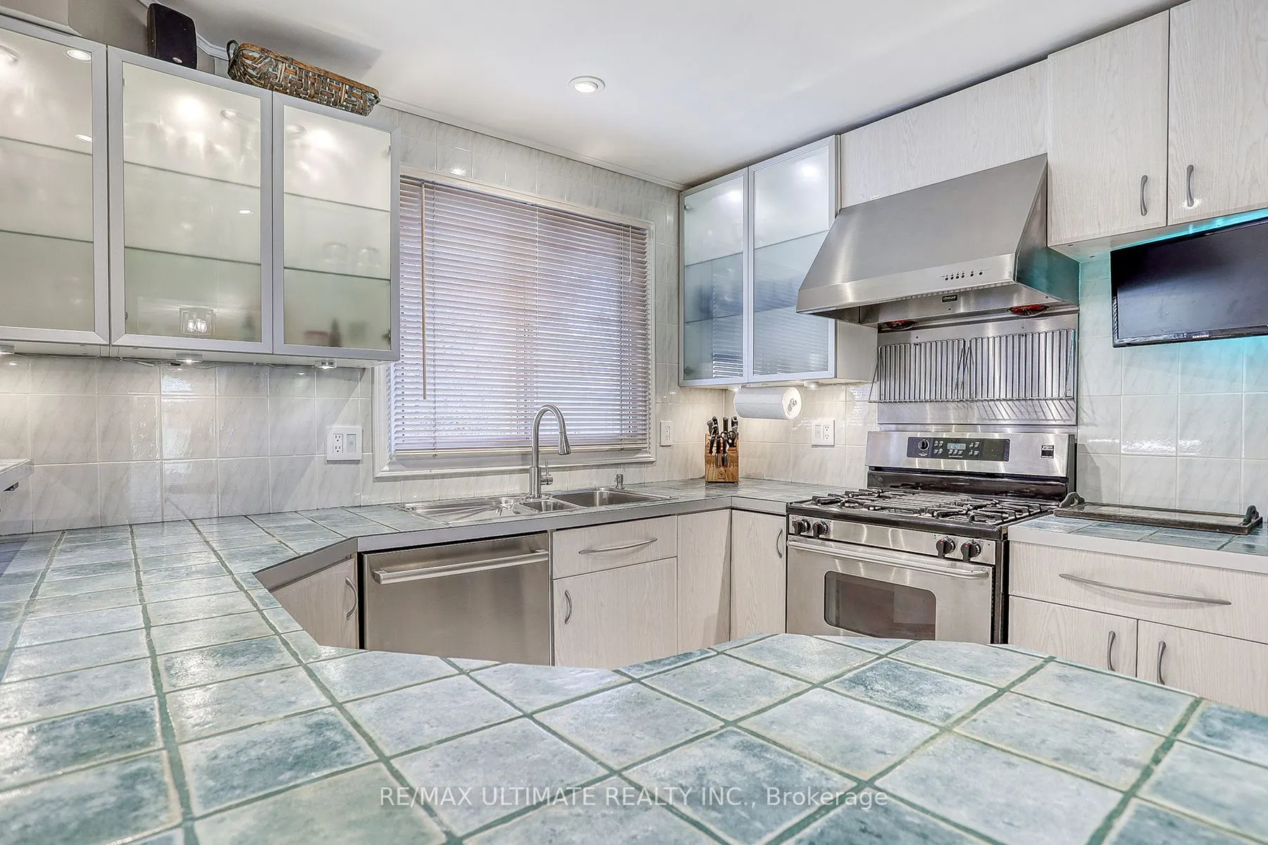 103 Weir Crescent