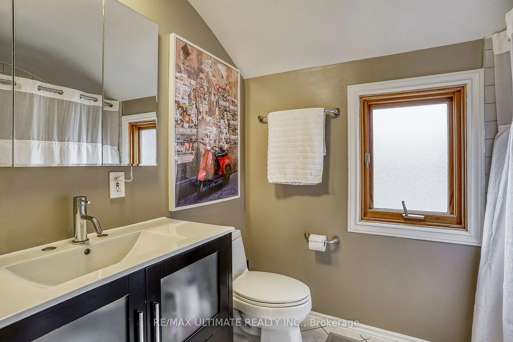 103 Weir Crescent