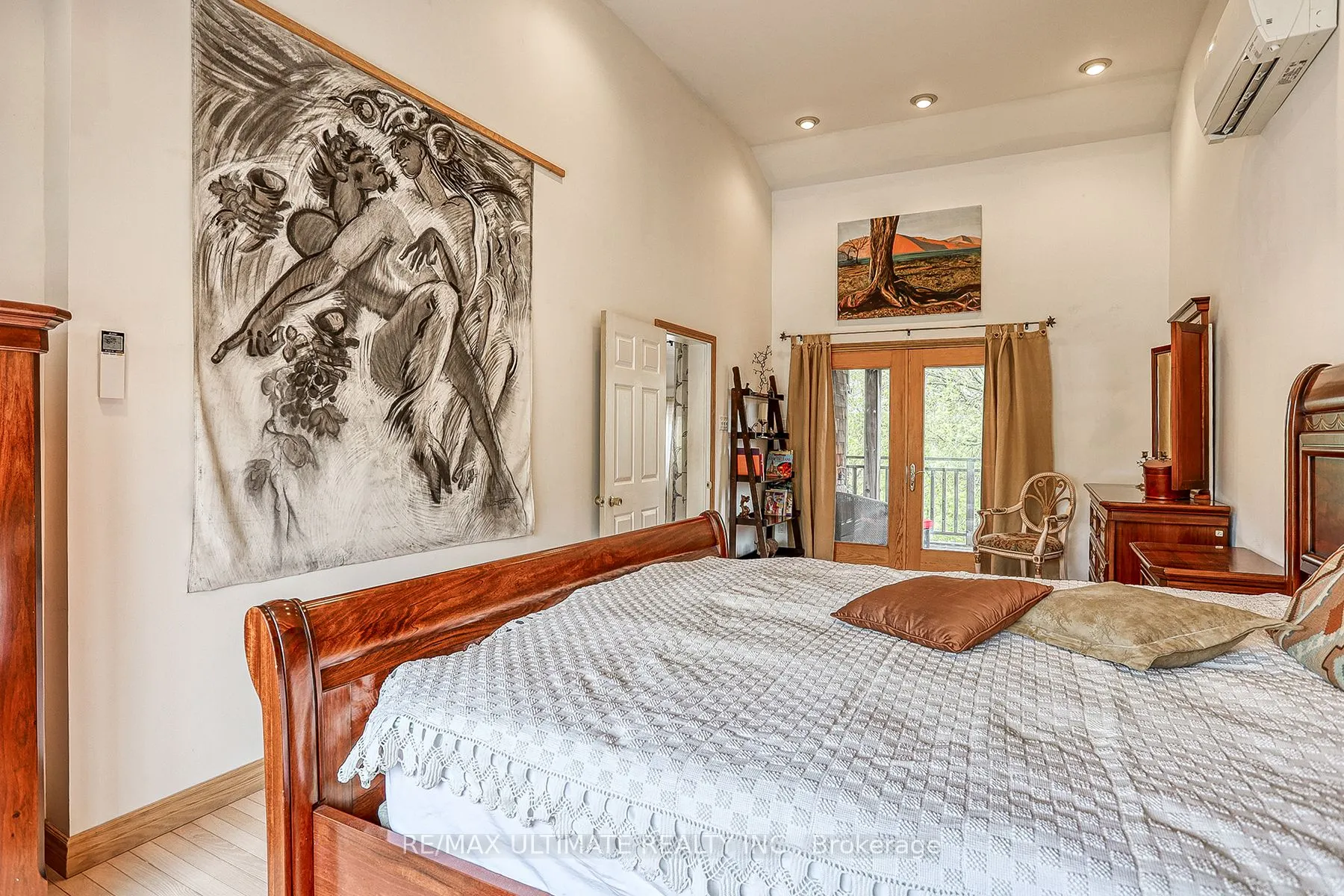 103 Weir Crescent