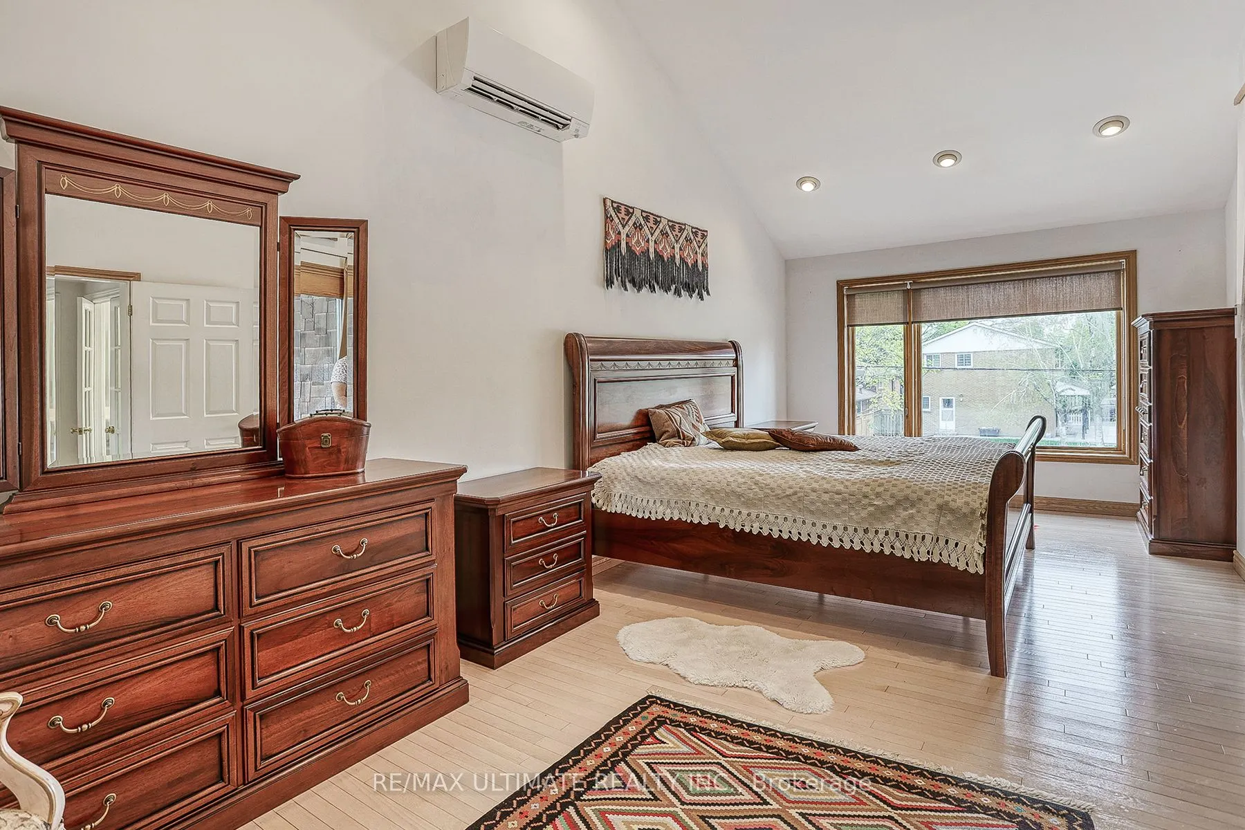 103 Weir Crescent