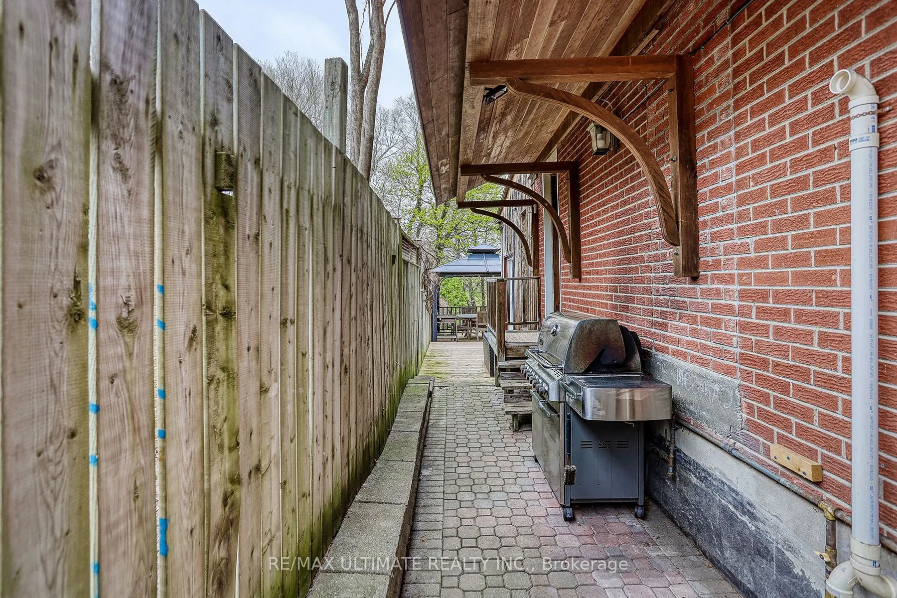 103 Weir Crescent