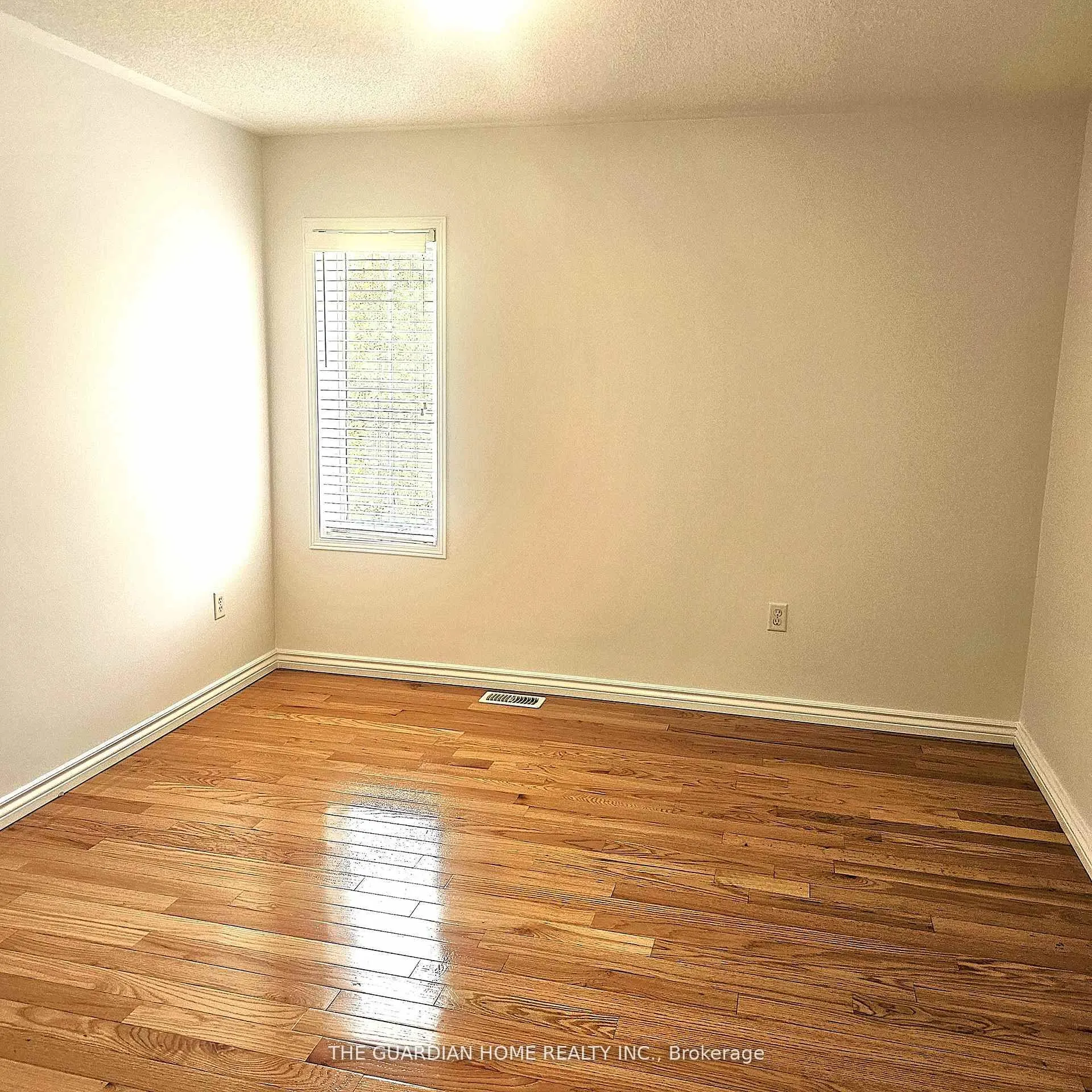 15 Ryder Crescent
