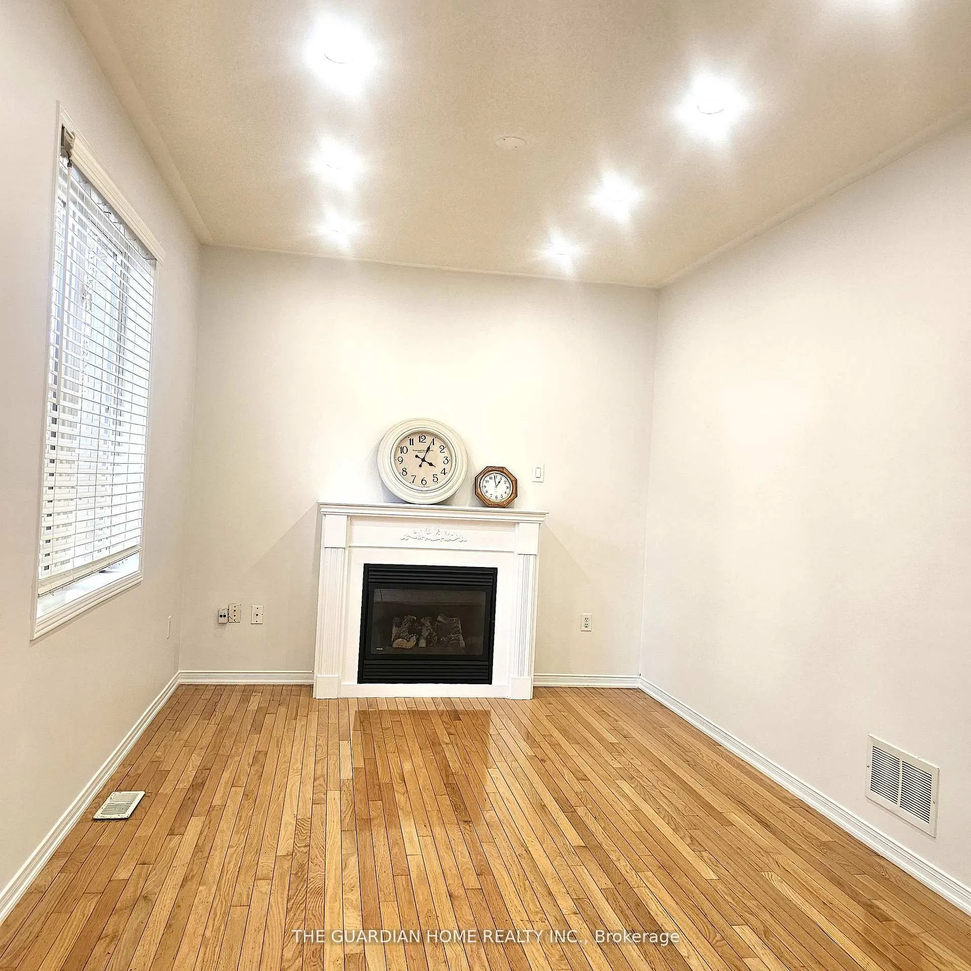 15 Ryder Crescent