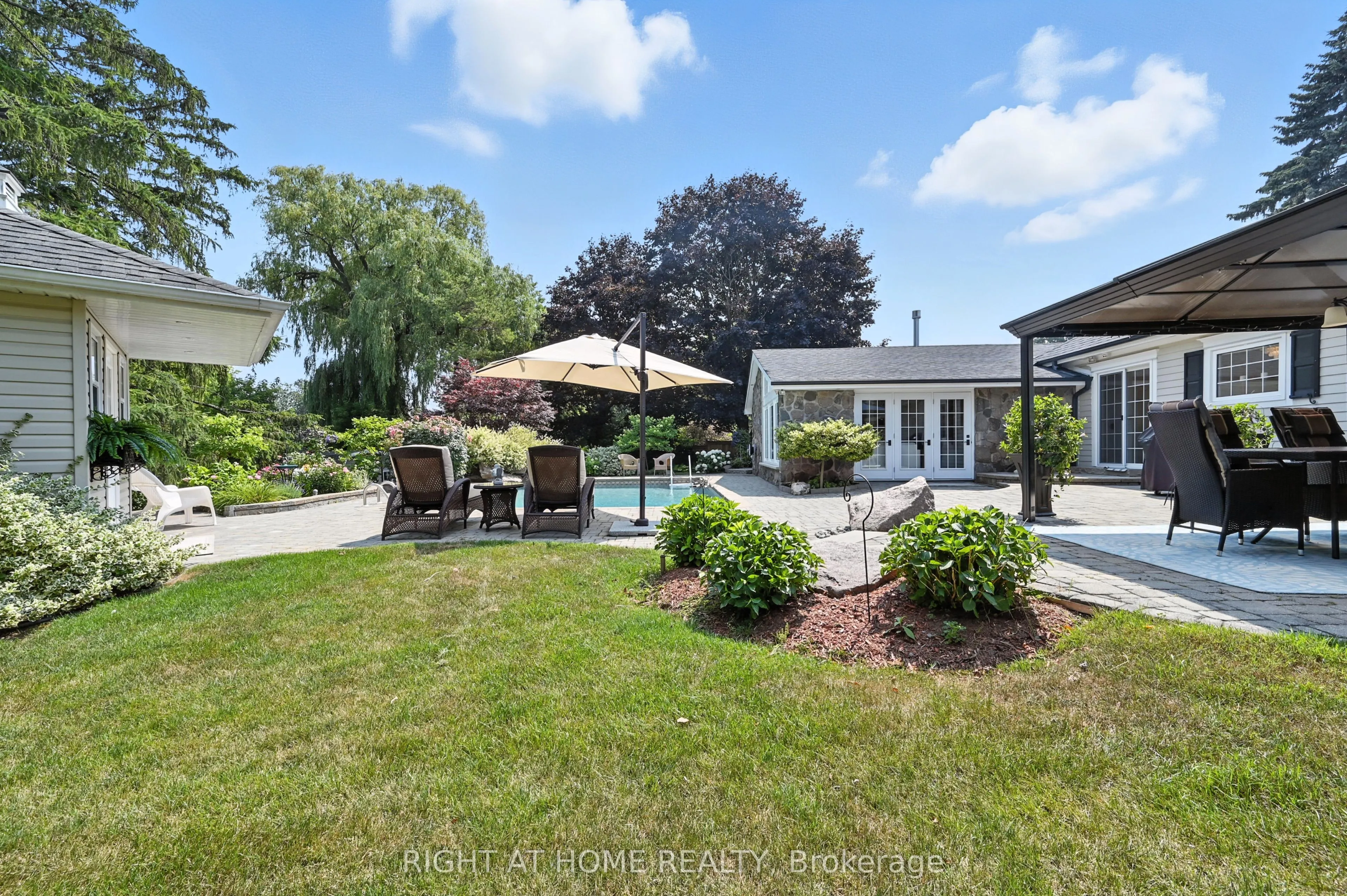 1549 Willowside Court