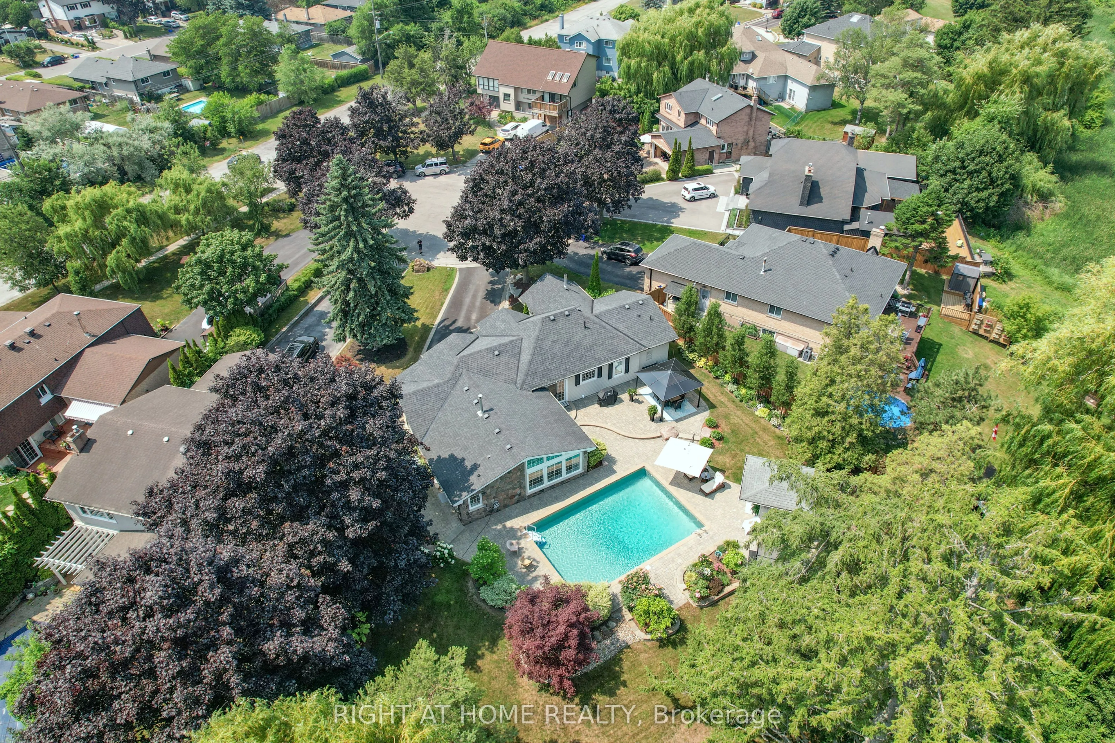 1549 Willowside Court
