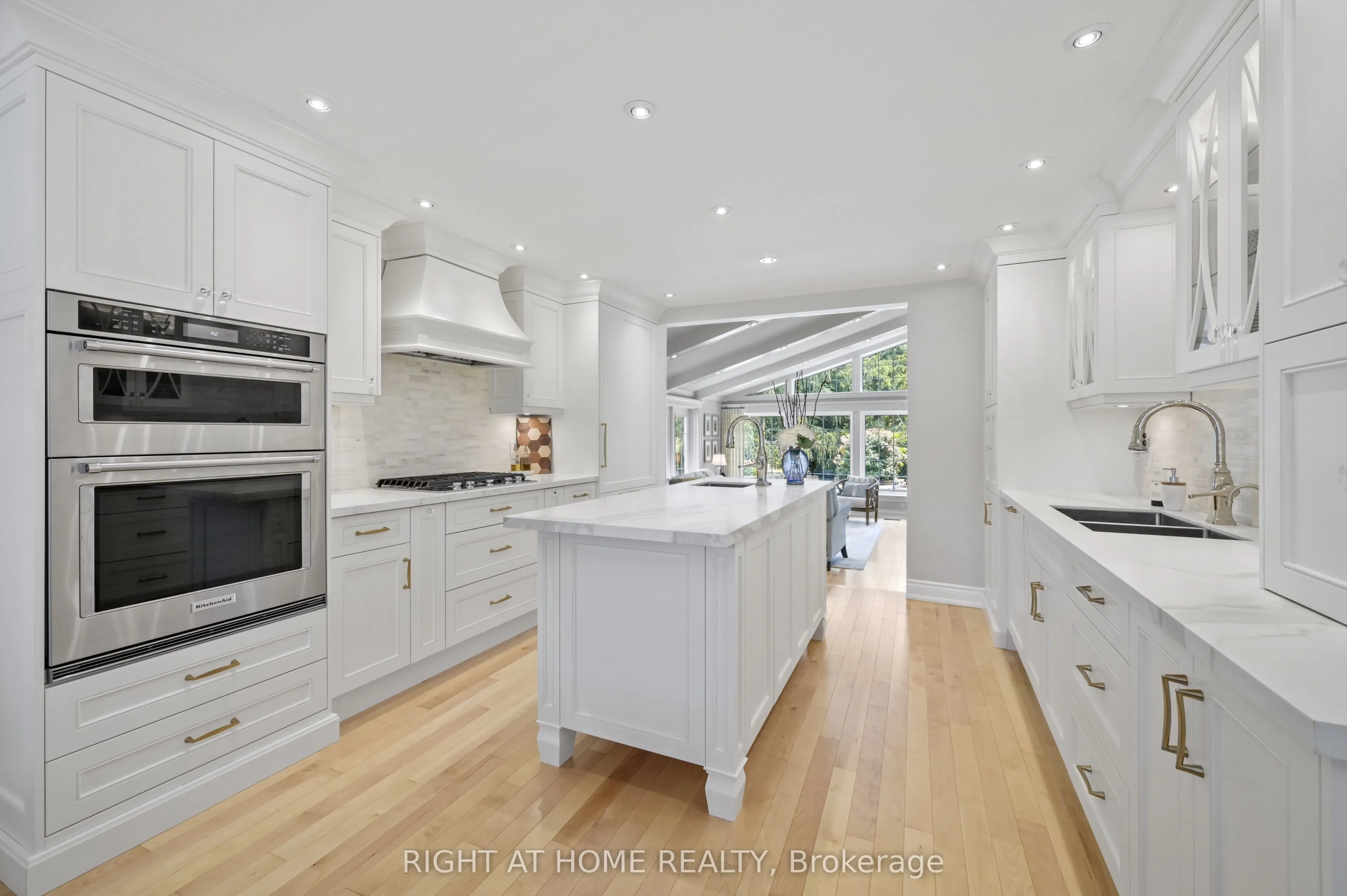 1549 Willowside Court