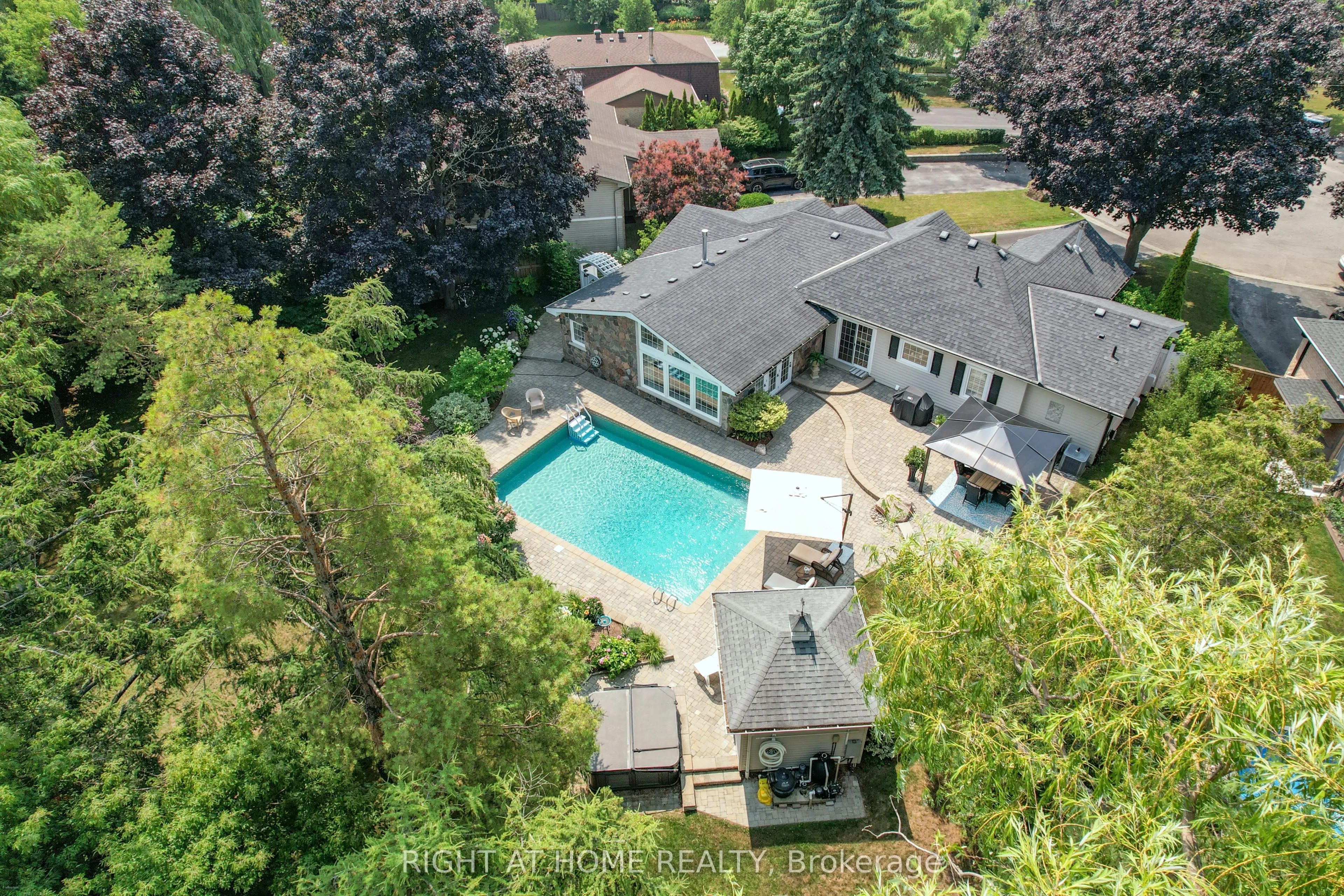 1549 Willowside Court