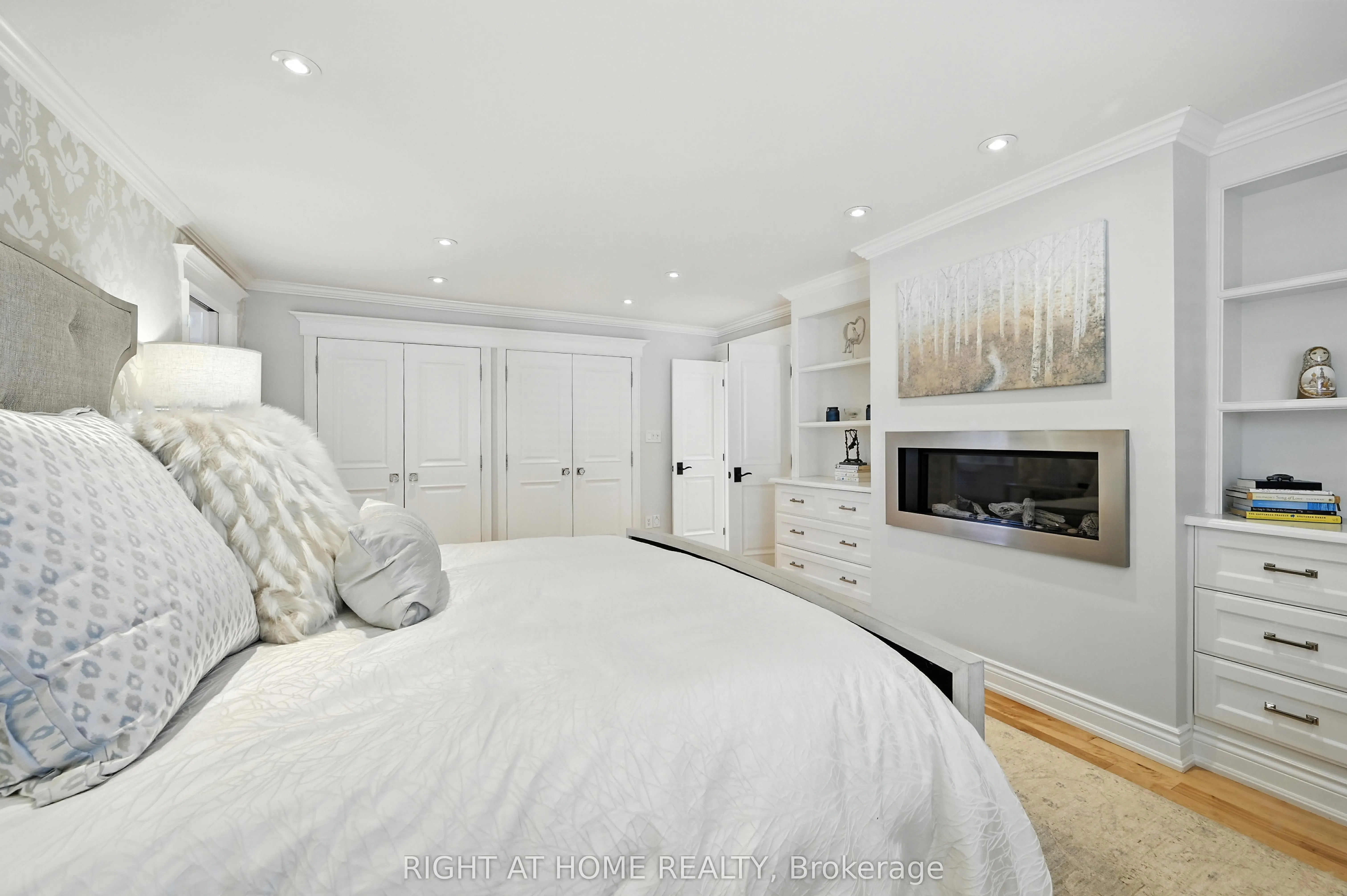 1549 Willowside Court