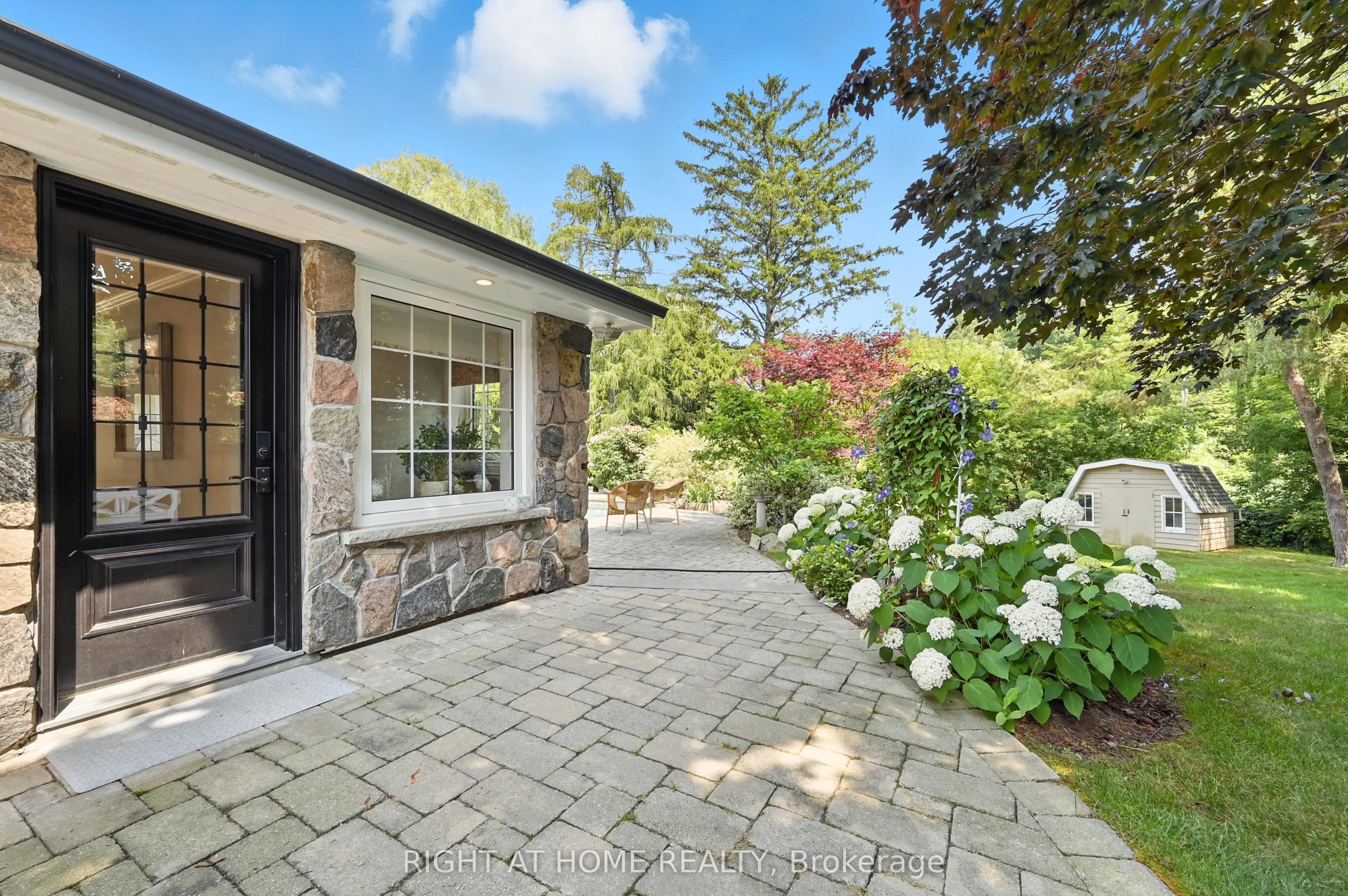 1549 Willowside Court
