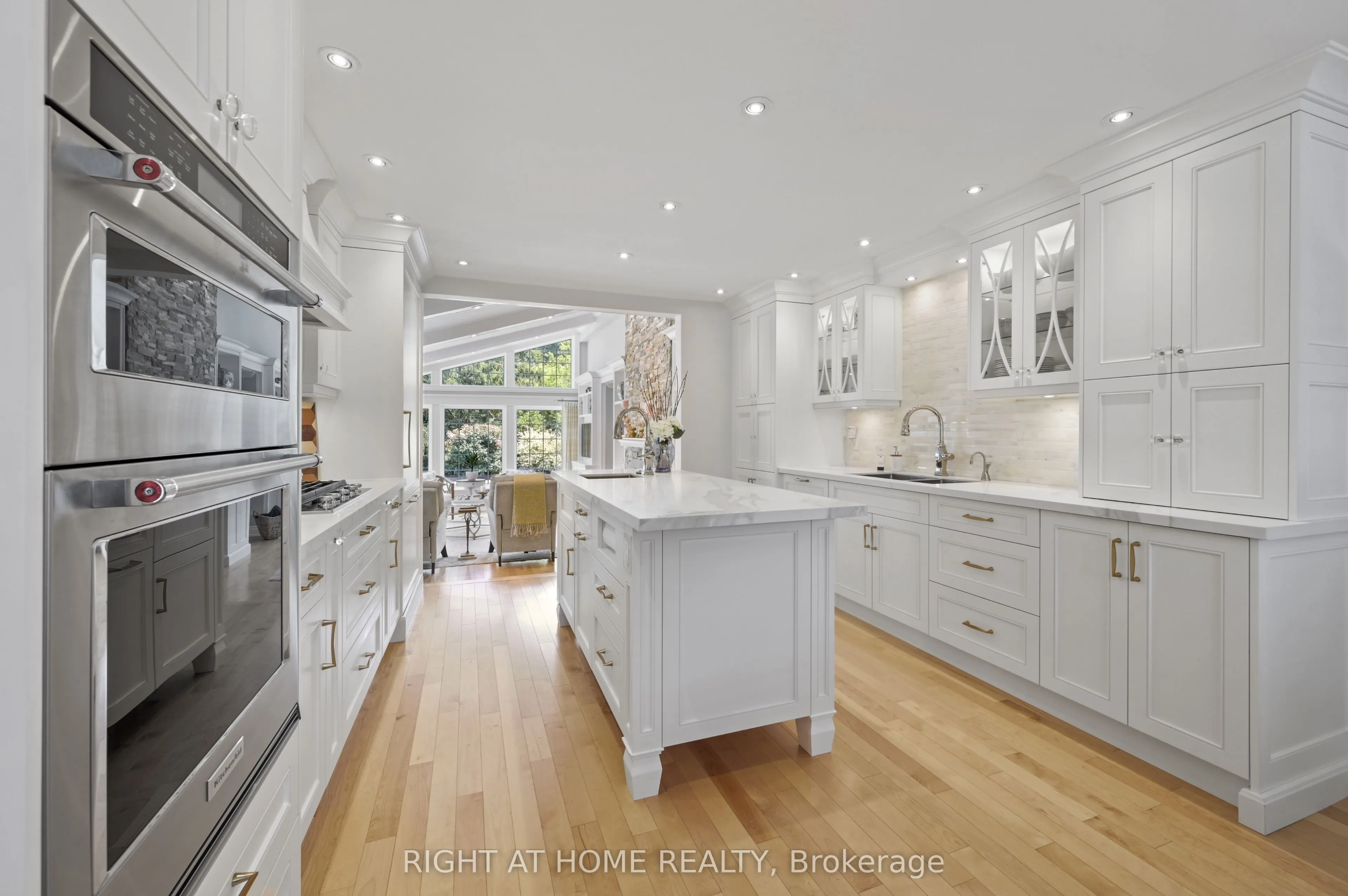 1549 Willowside Court