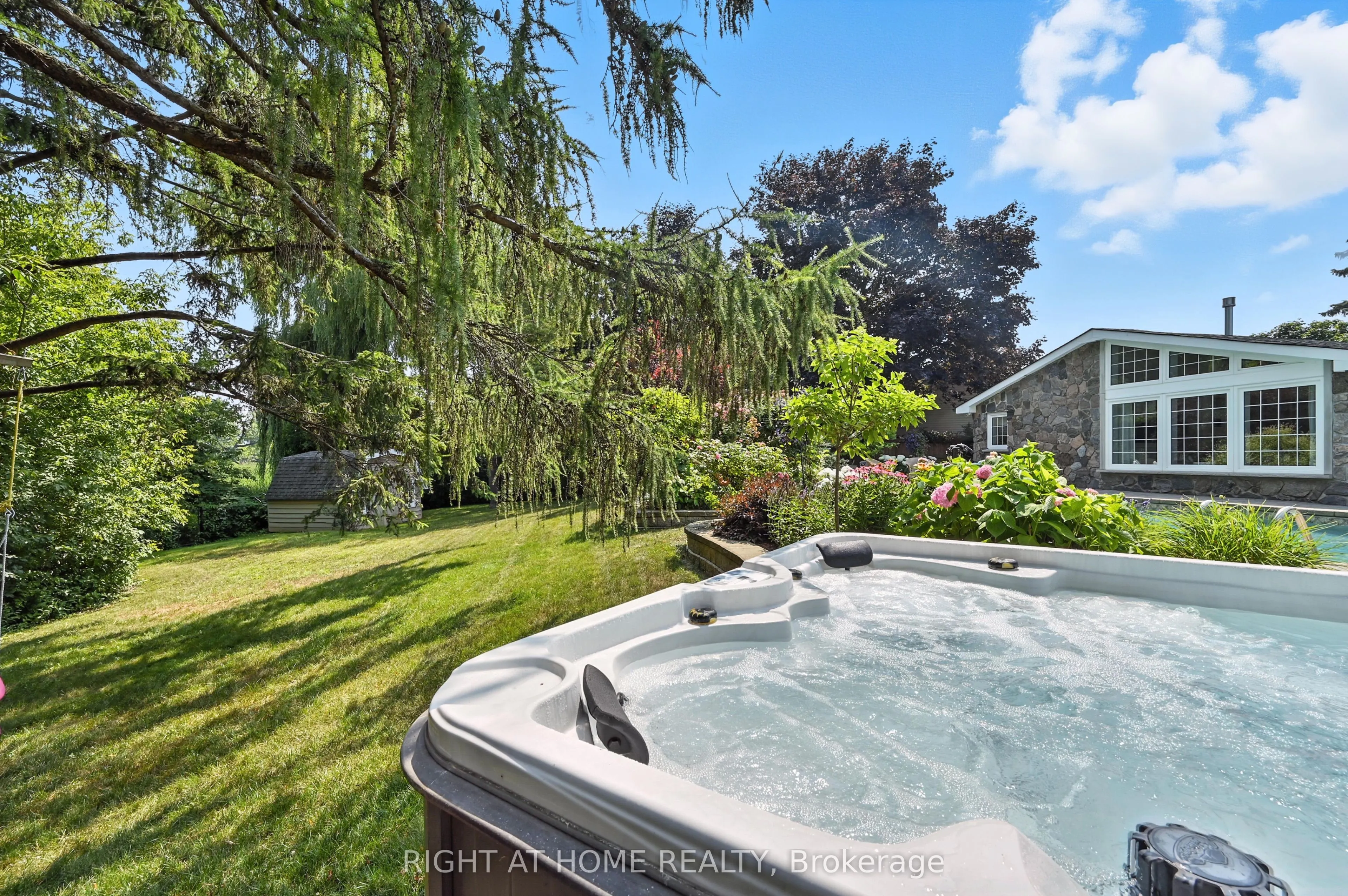 1549 Willowside Court