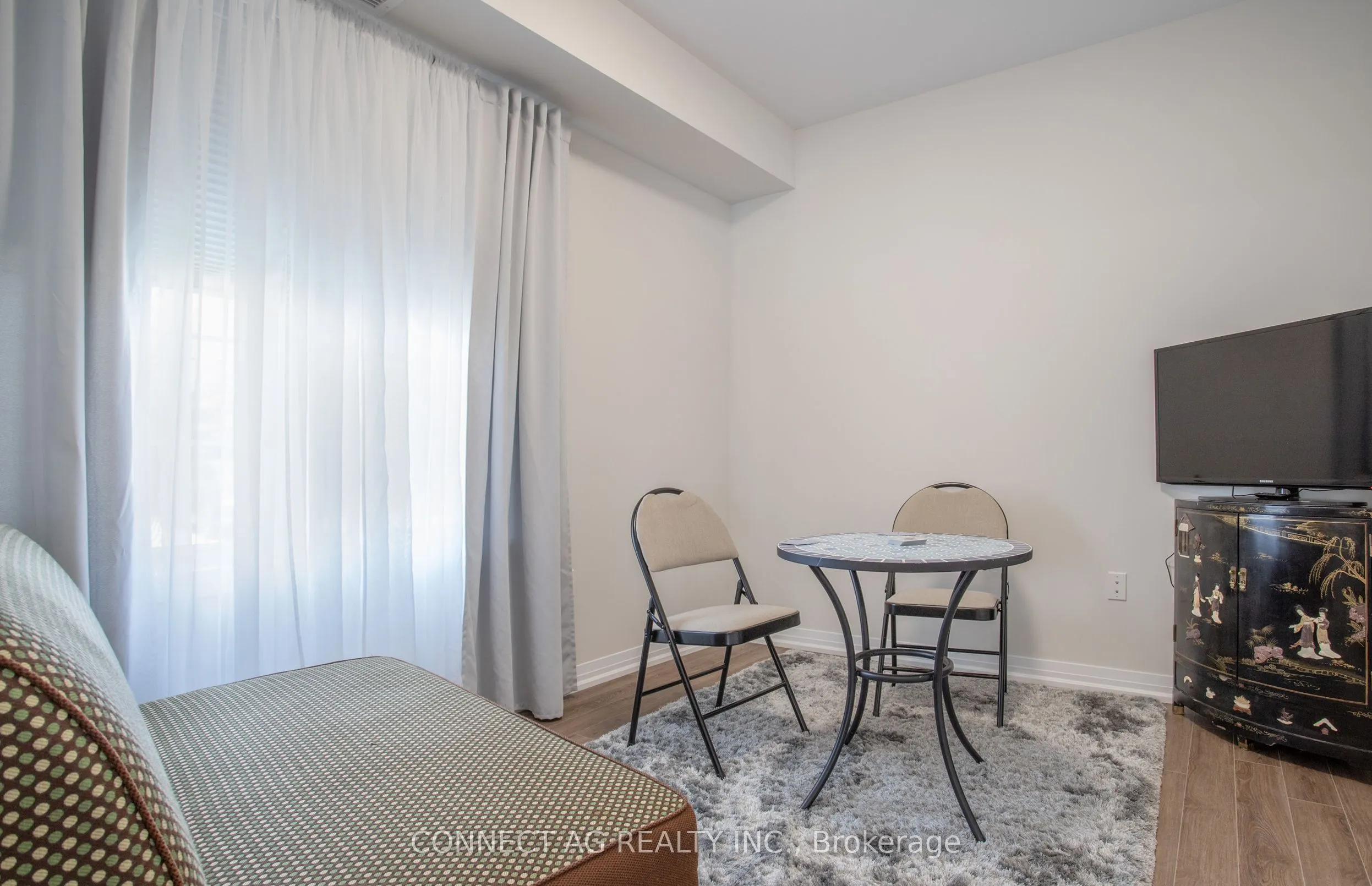 65 Shipway Avenue E, #111