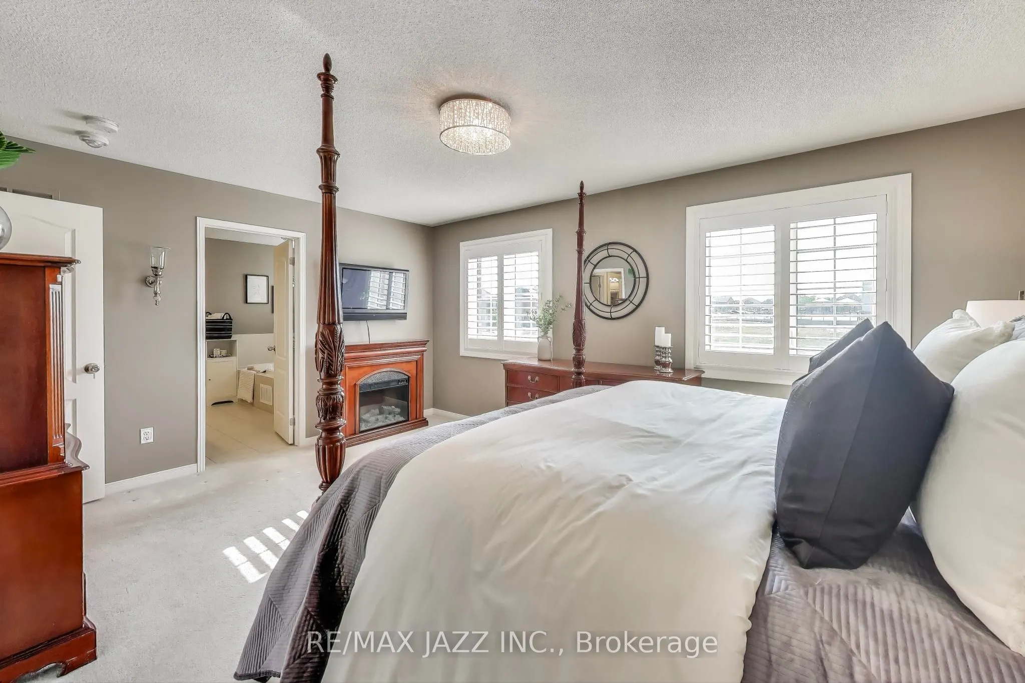 2392 Secreto Drive
