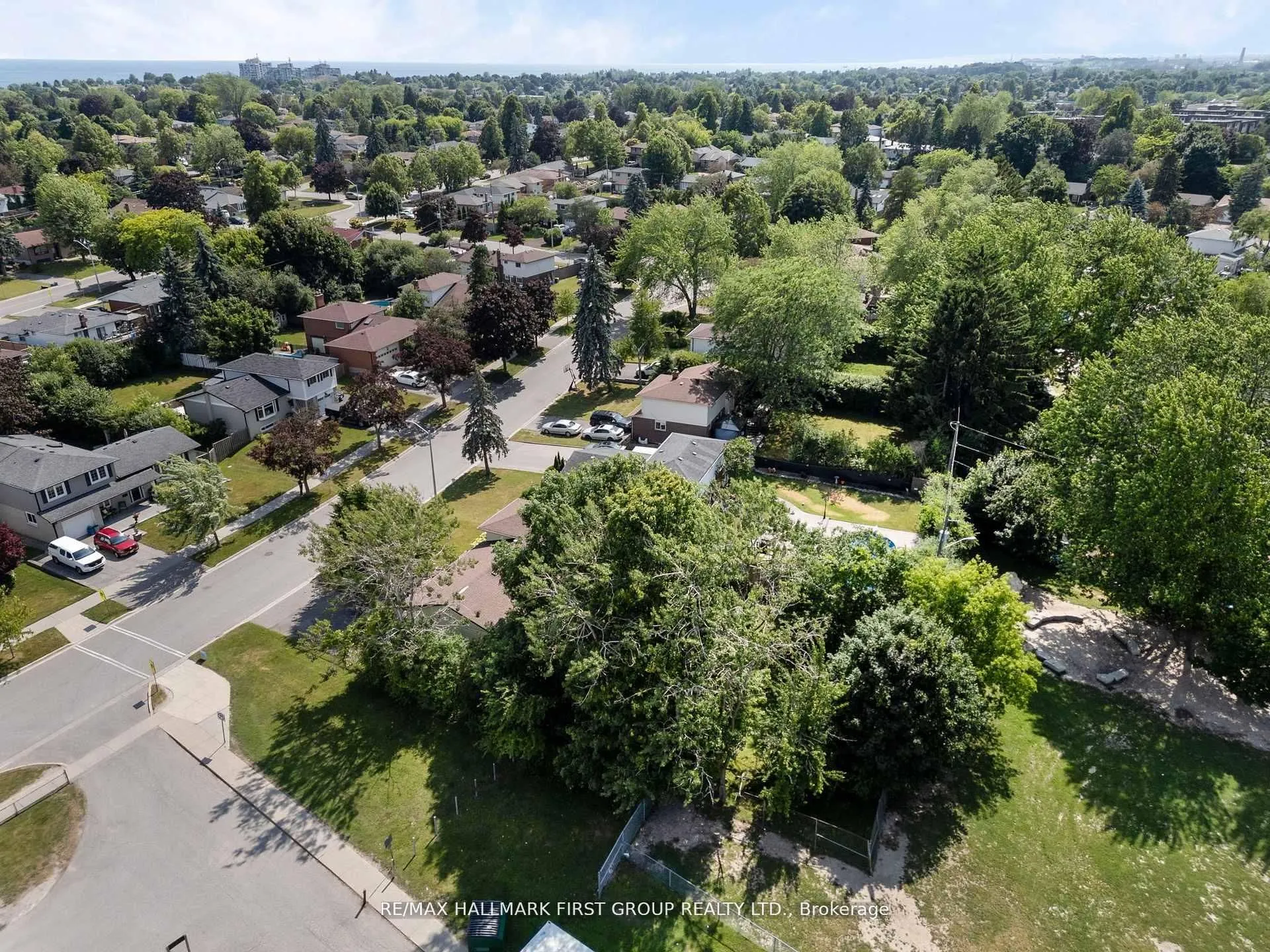 20 Lambard Crescent