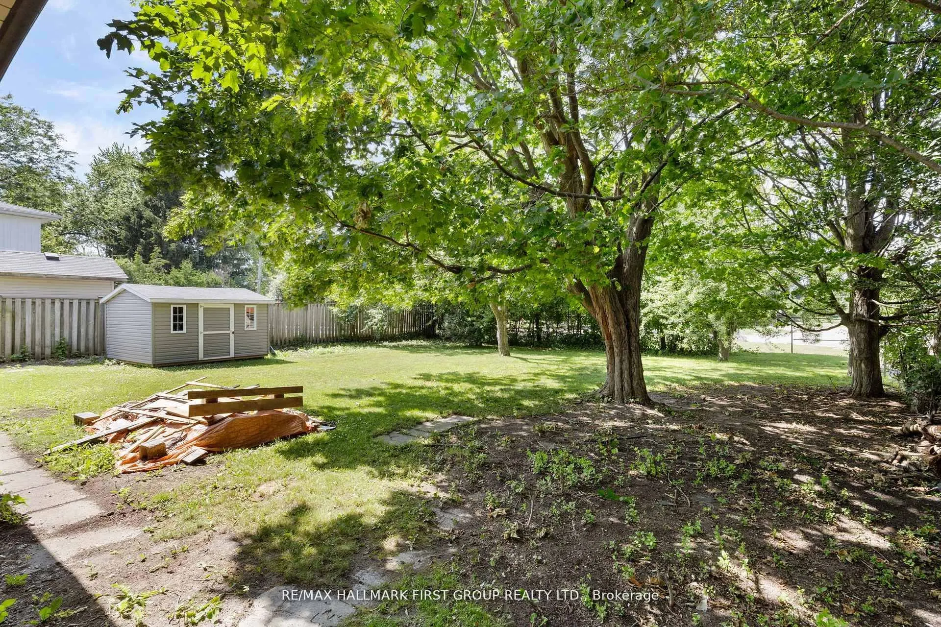 20 Lambard Crescent